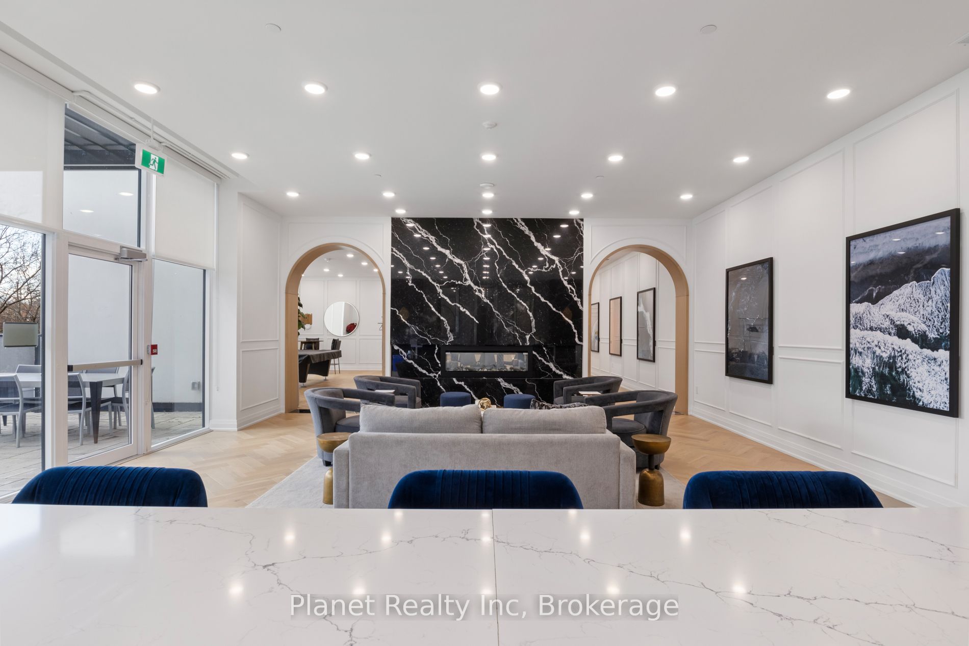 71 Wyndham Street S 604 Property Photo 34