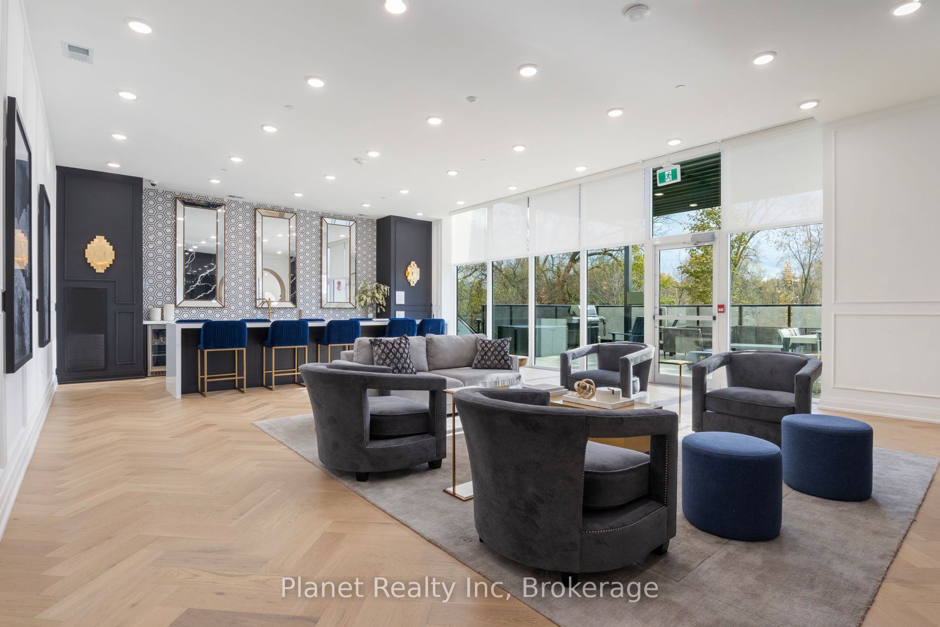 71 Wyndham Street S 604 Property Photo 35