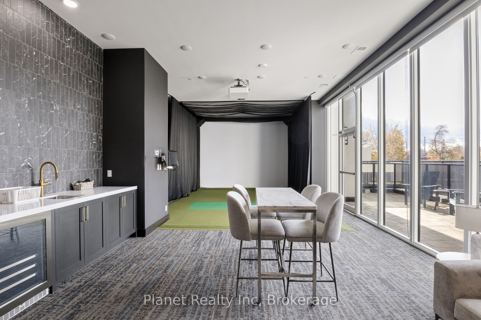 71 Wyndham Street S 604 Property Photo 40