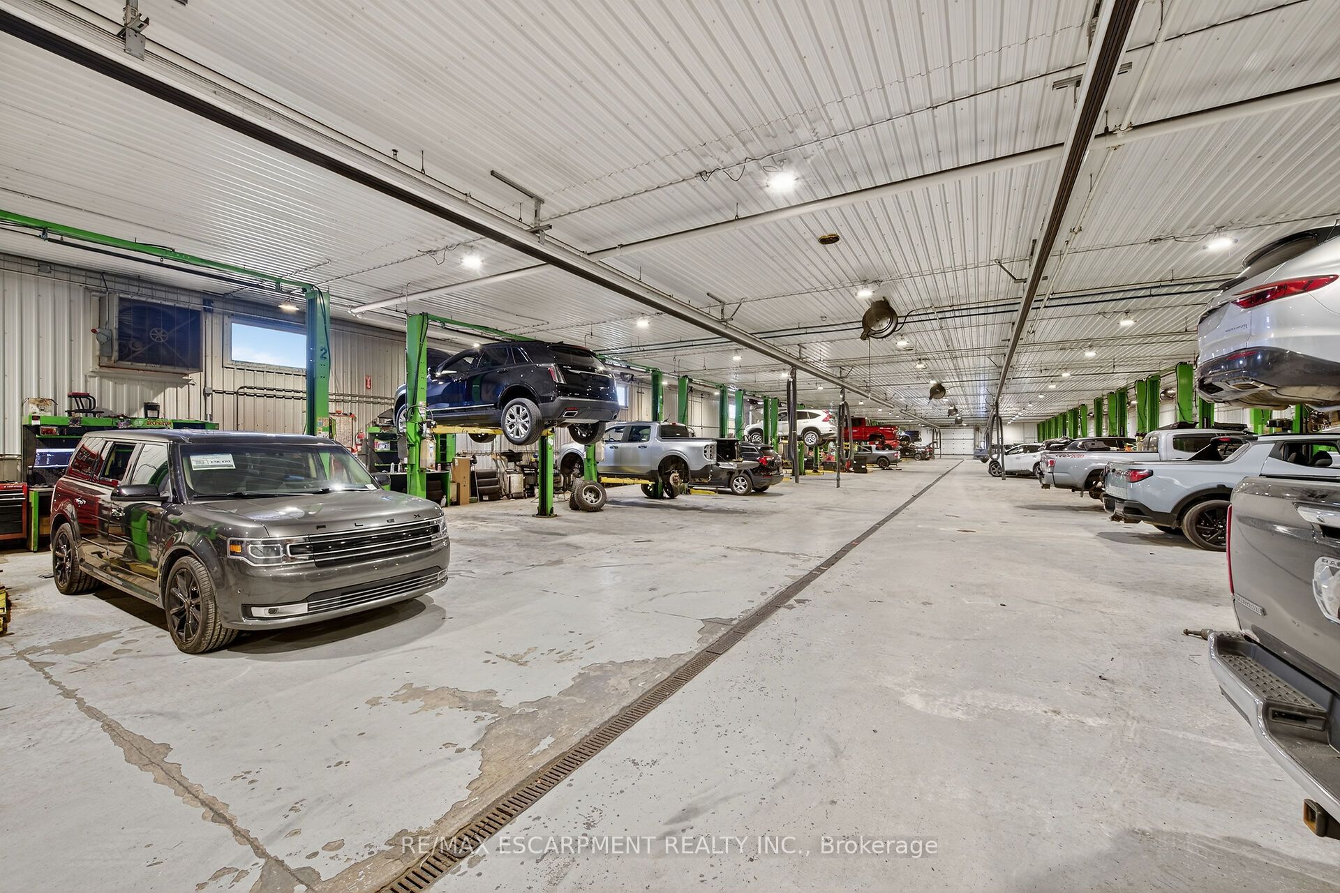 43 Talbot St E Property Photo 6