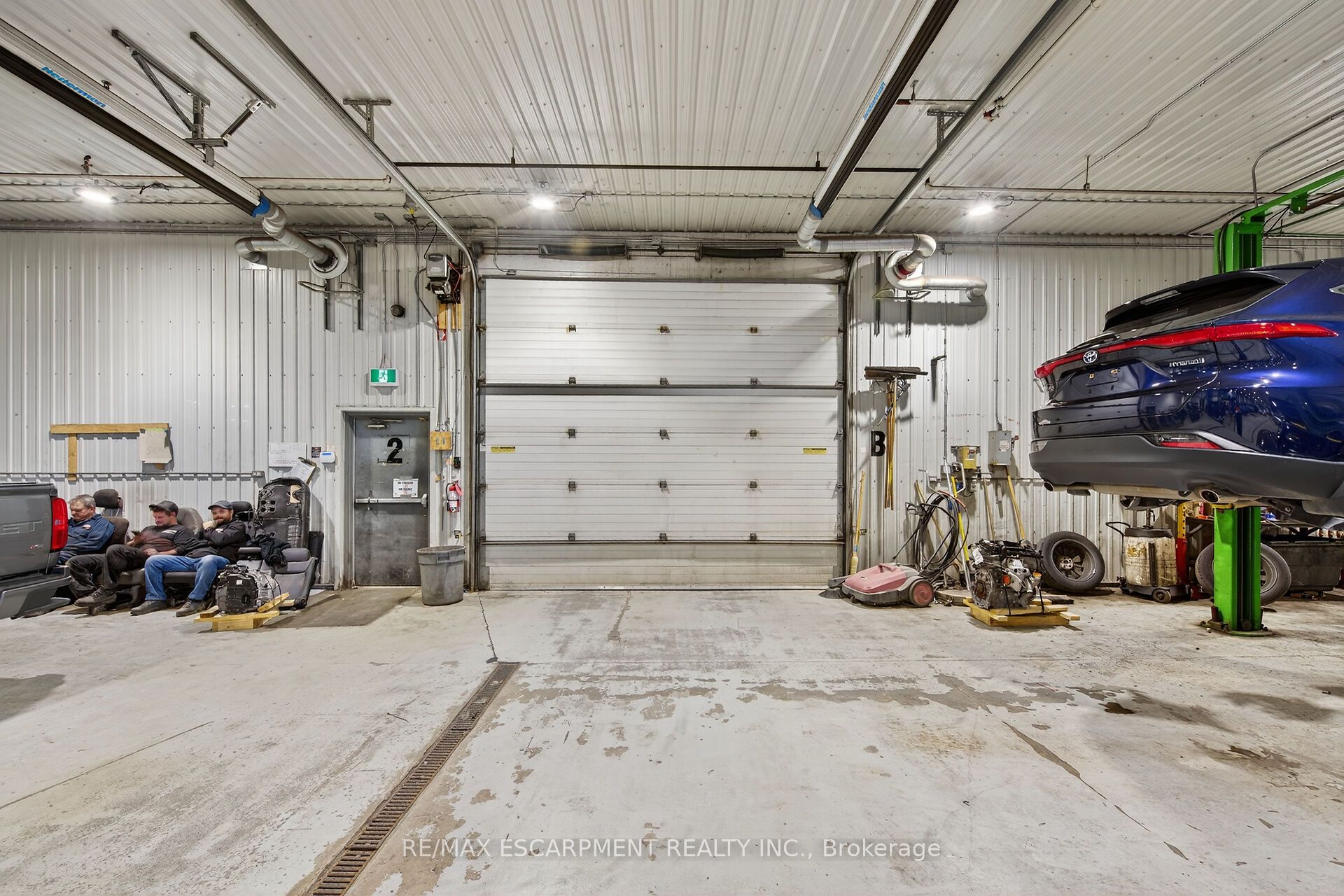 43 Talbot St E Property Photo 7