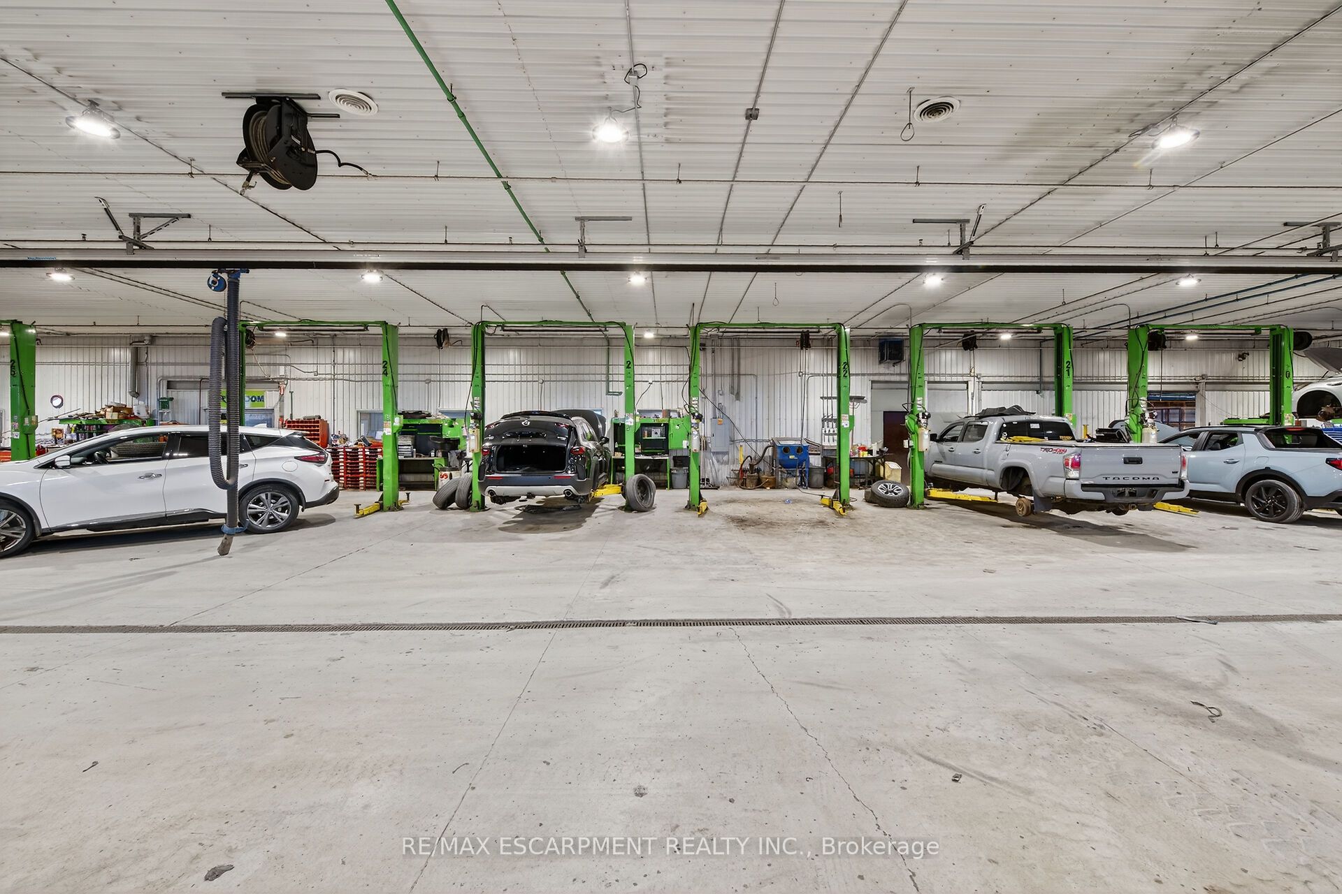 43 Talbot St E Property Photo 8