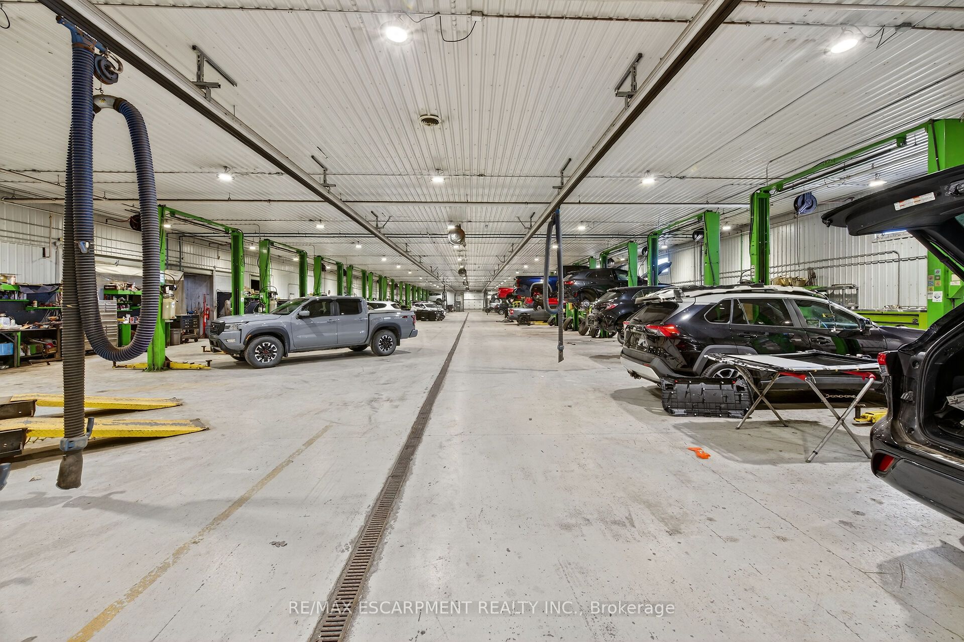 43 Talbot St E Property Photo 10