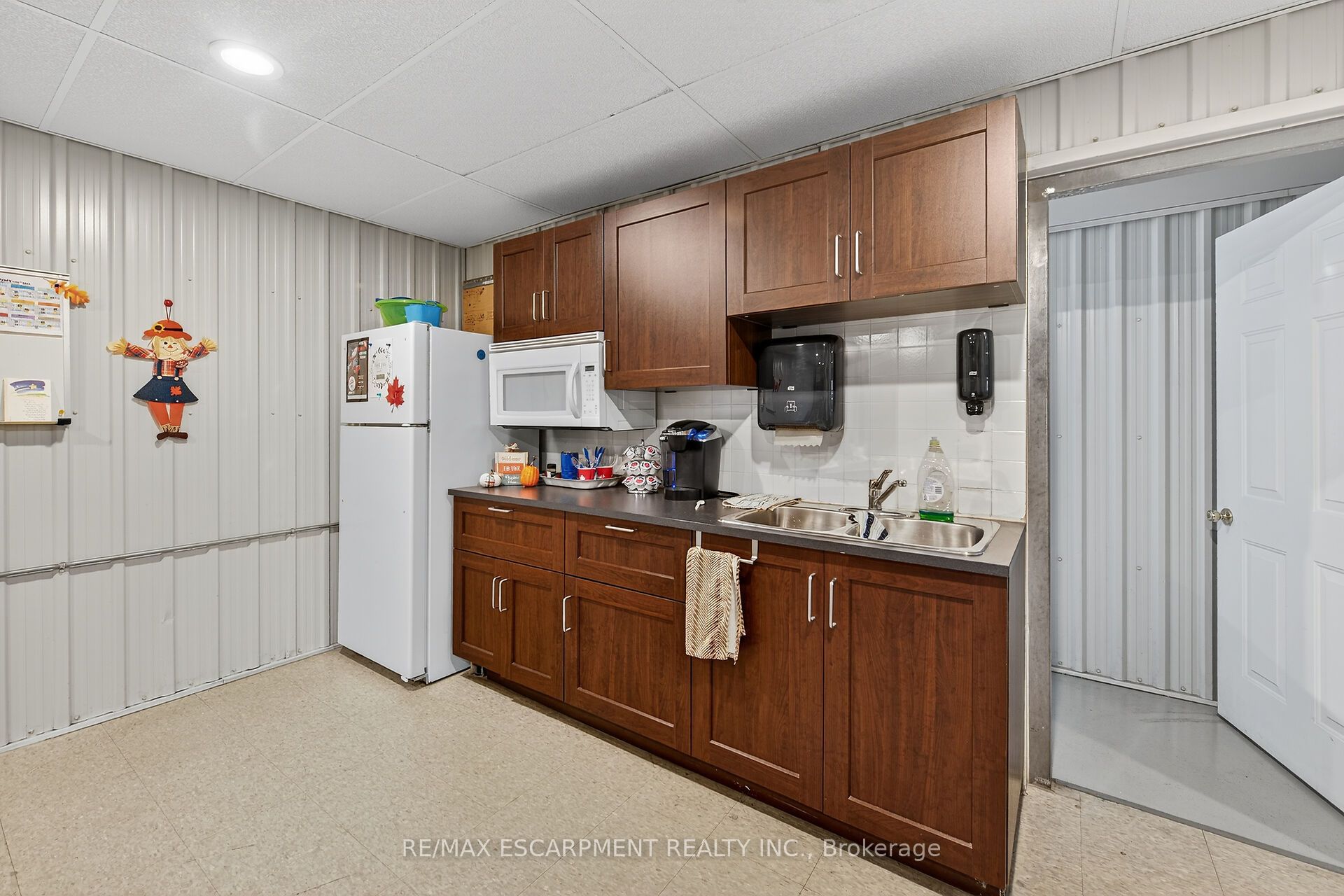 43 Talbot St E Property Photo 19