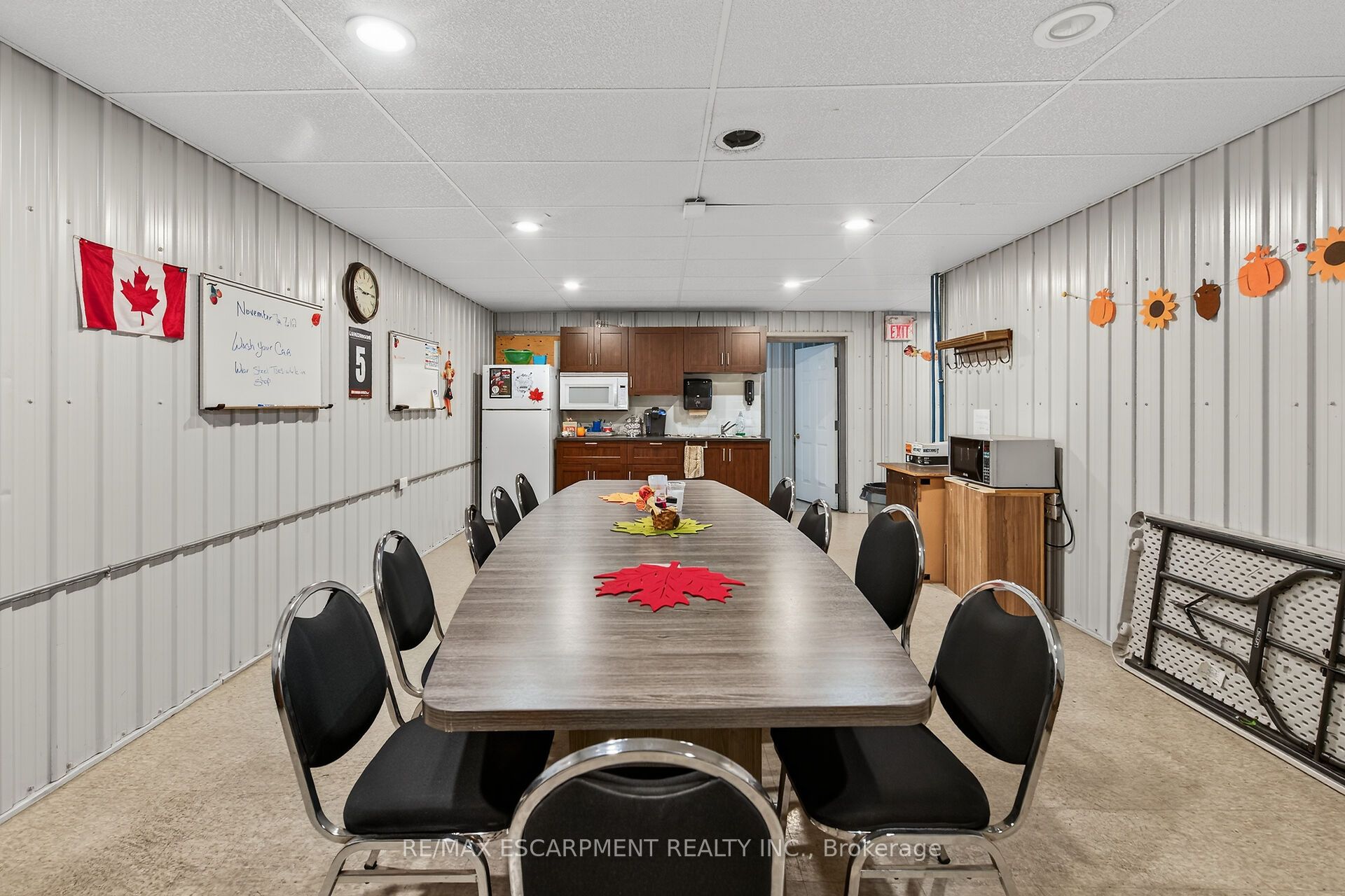 43 Talbot St E Property Photo 20