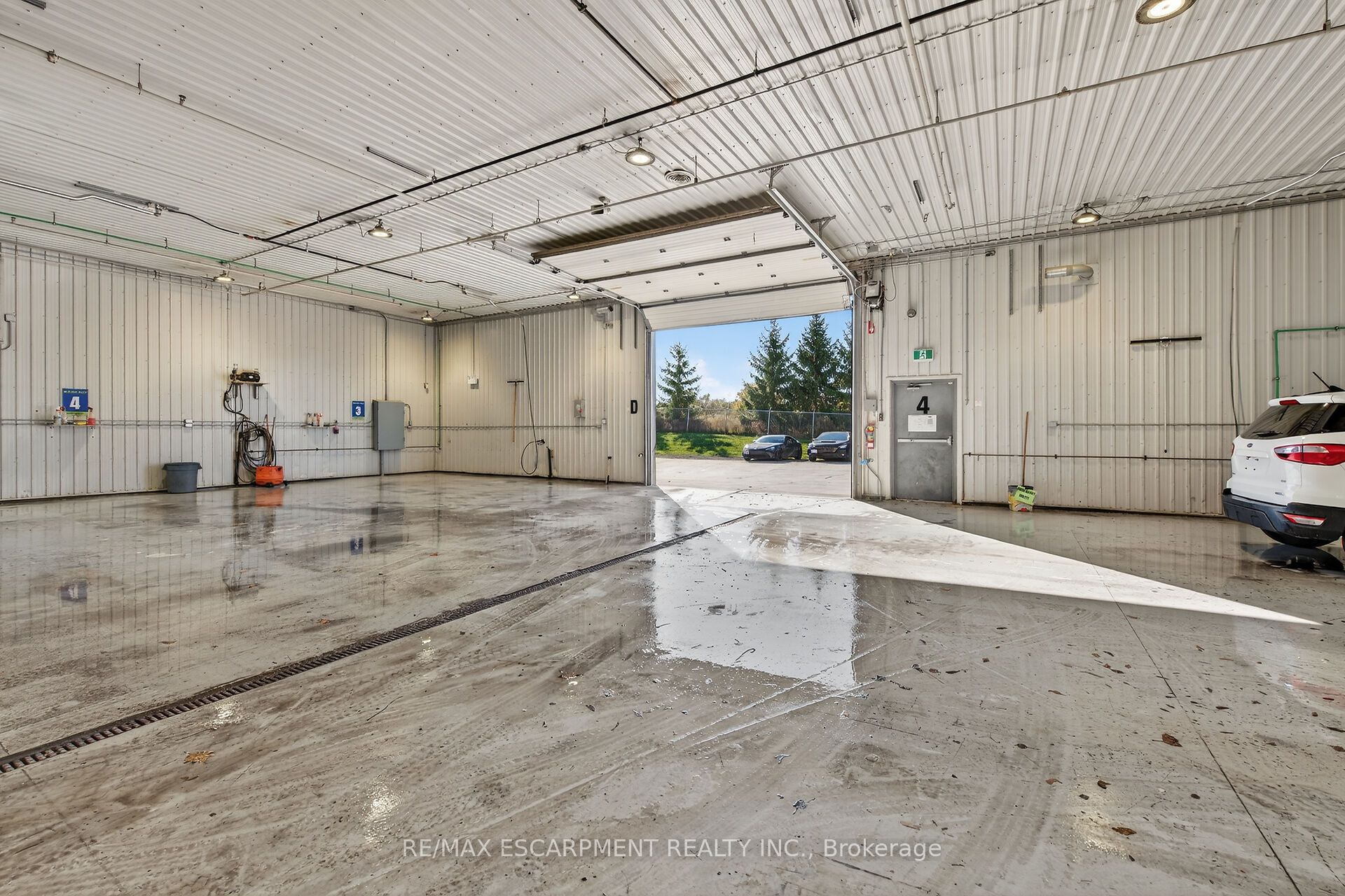 43 Talbot St E Property Photo 26