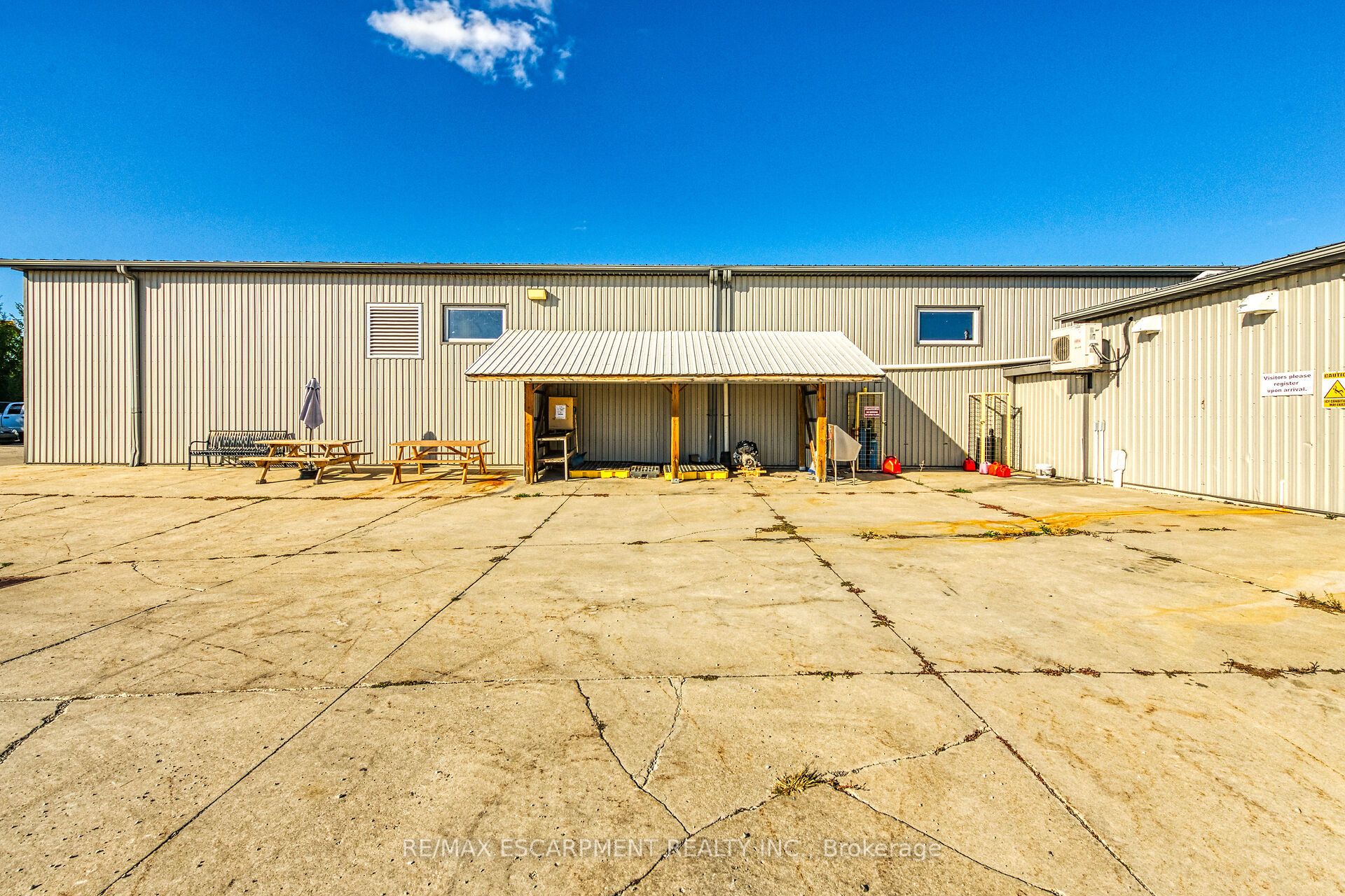 43 Talbot St E Property Photo 33