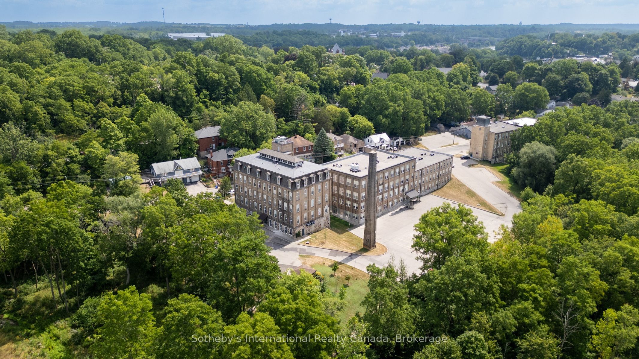 140 W River Rd Property Photo 1