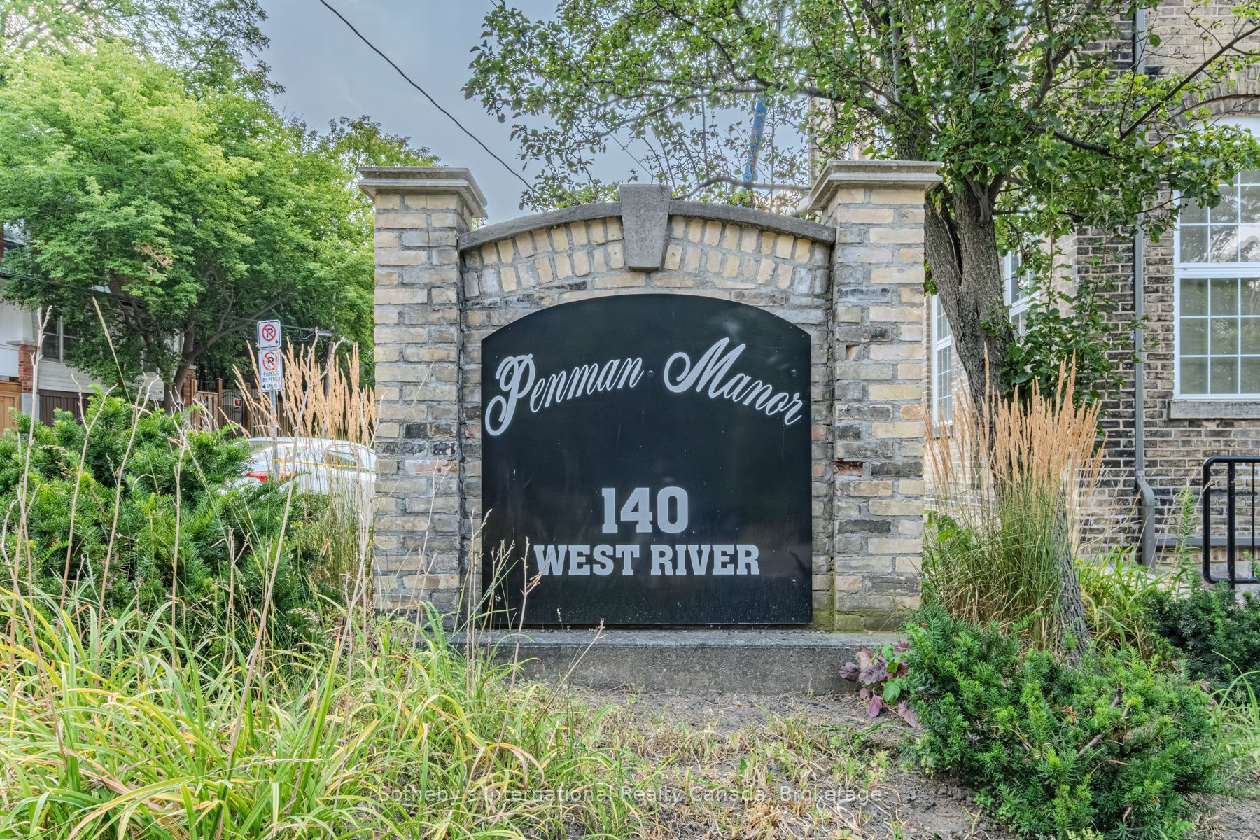 140 W River Rd Property Photo 4