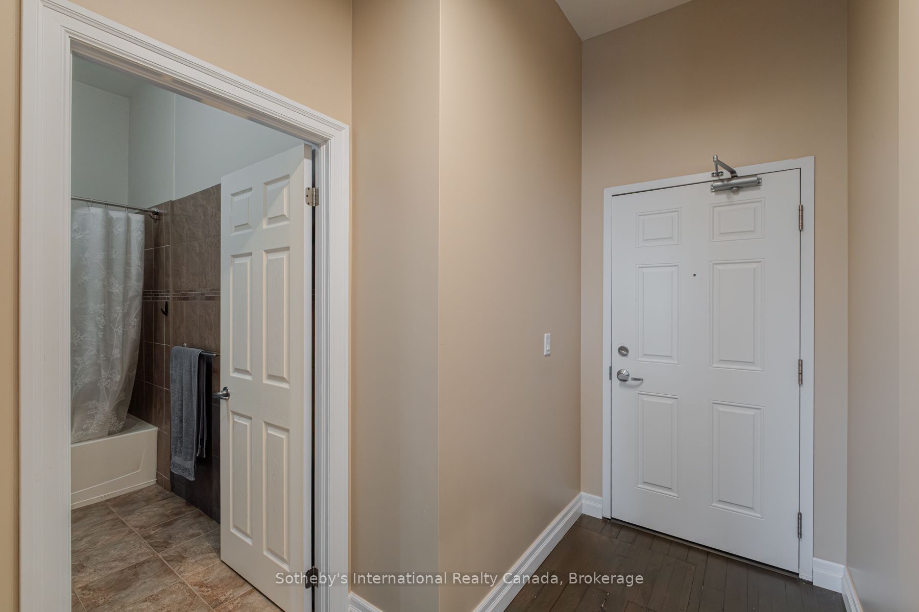 140 W River Rd Property Photo 5