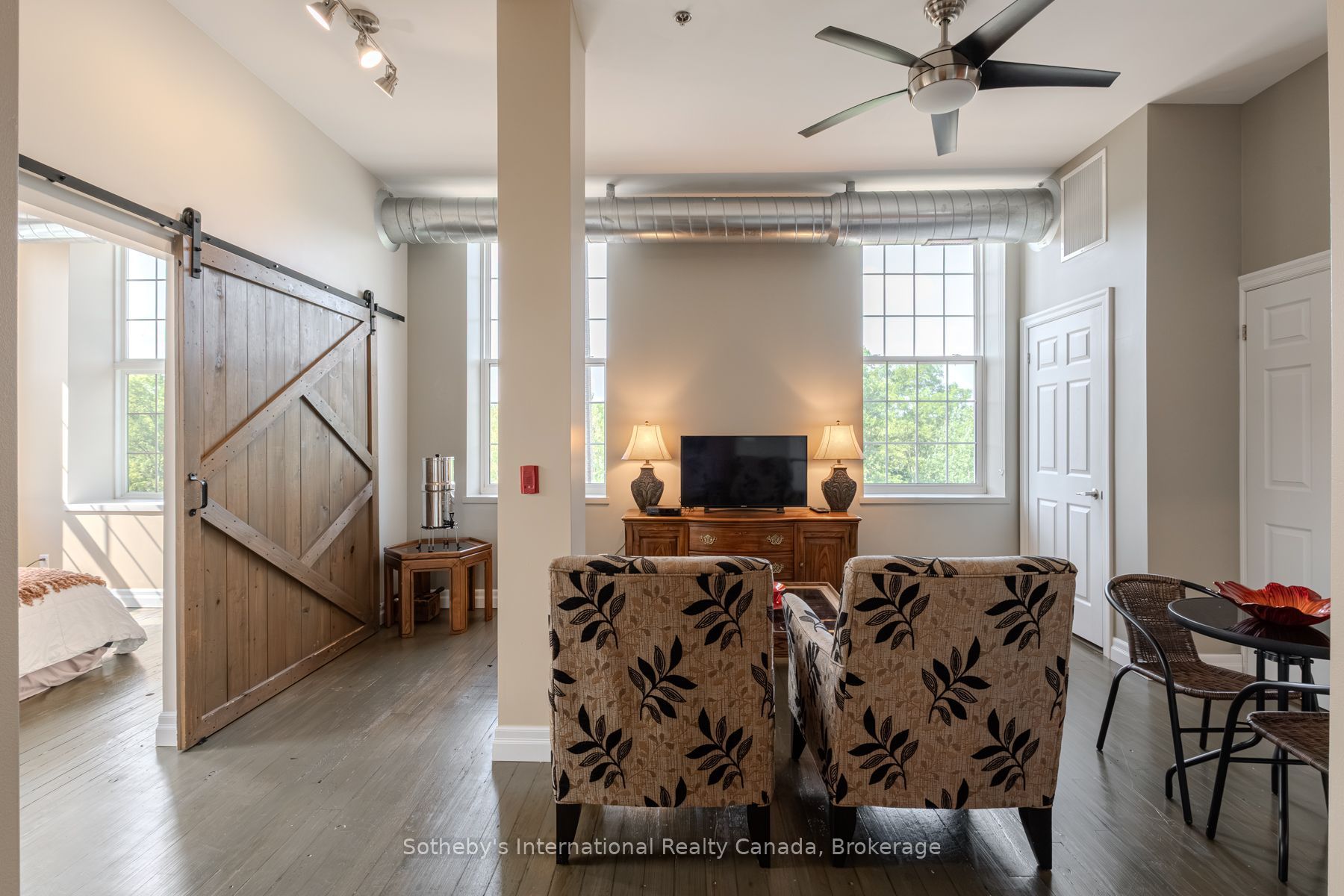 140 W River Rd Property Photo 8