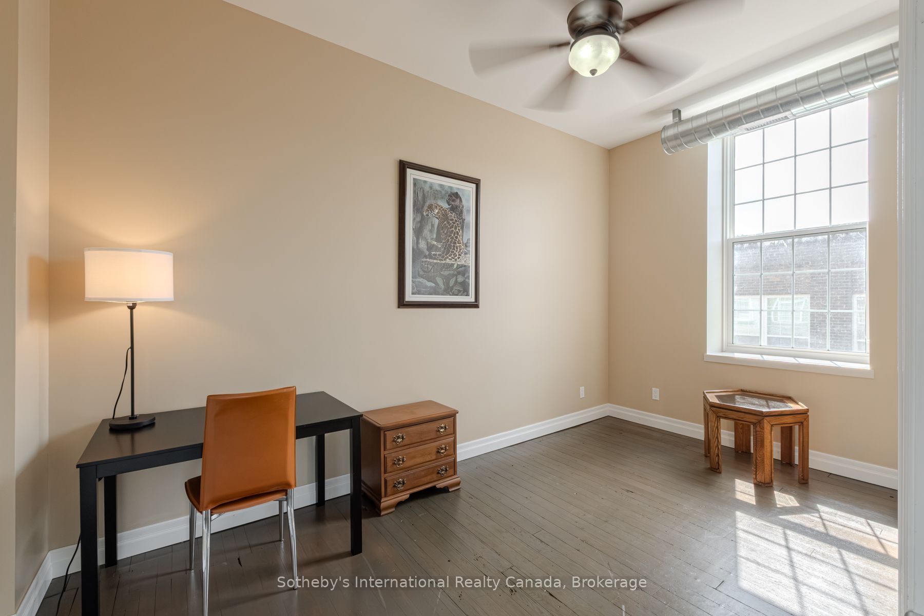 140 W River Rd Property Photo 9