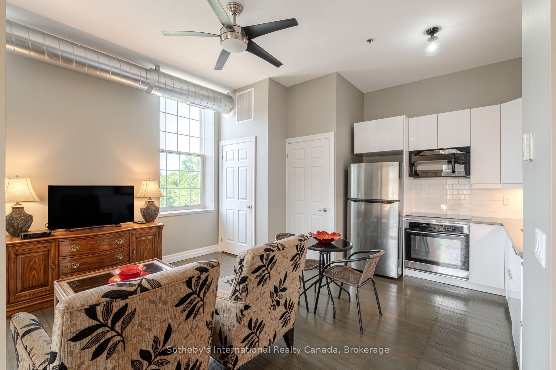 140 W River Rd Property Photo 16