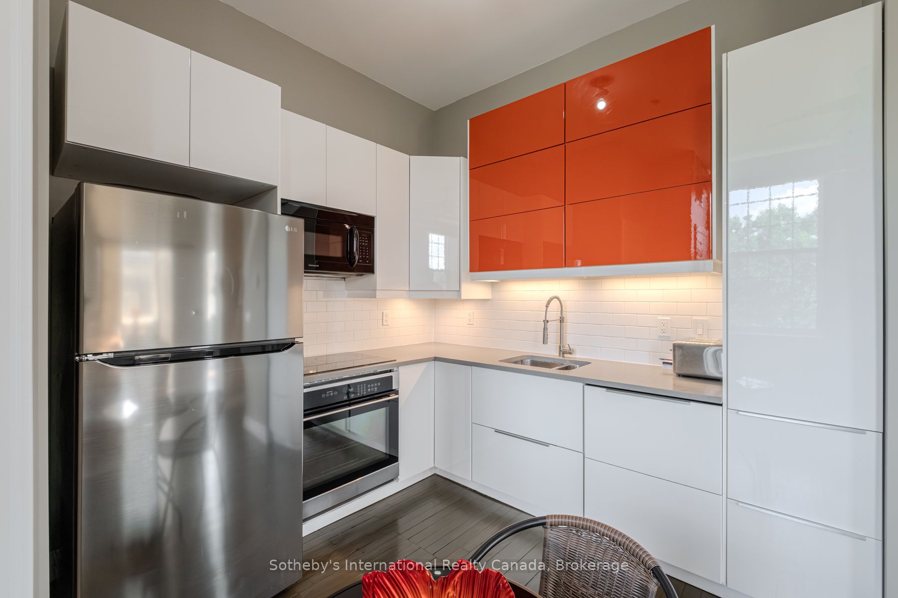 140 W River Rd Property Photo 18