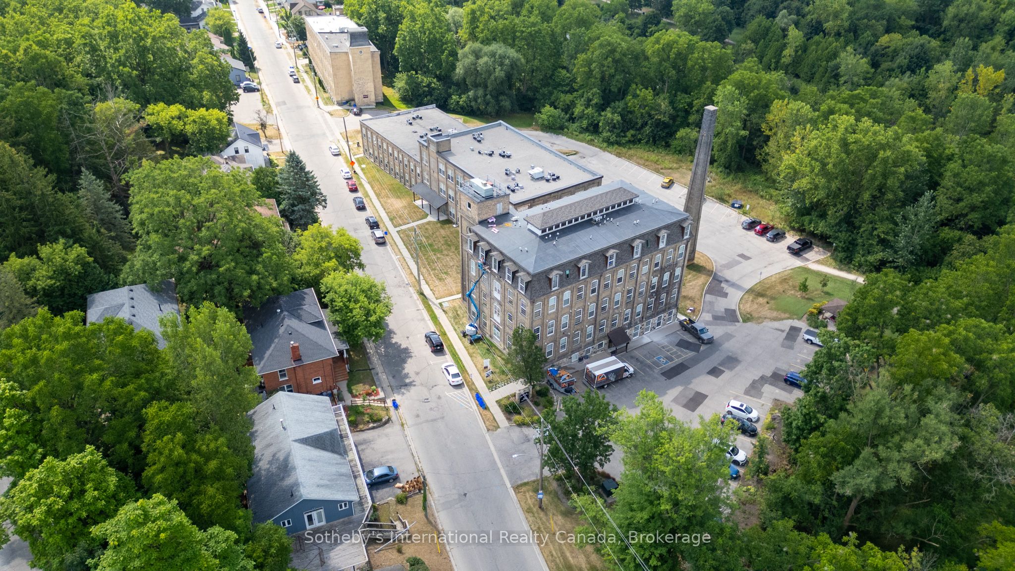 140 W River Rd Property Photo 28