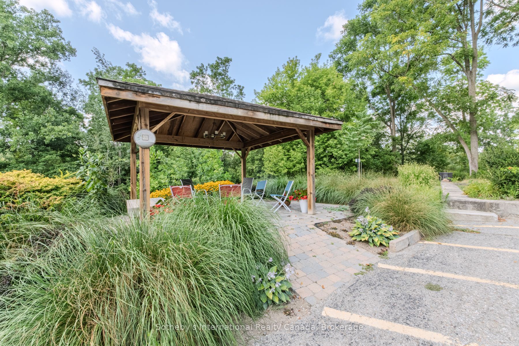 140 W River Rd Property Photo 29