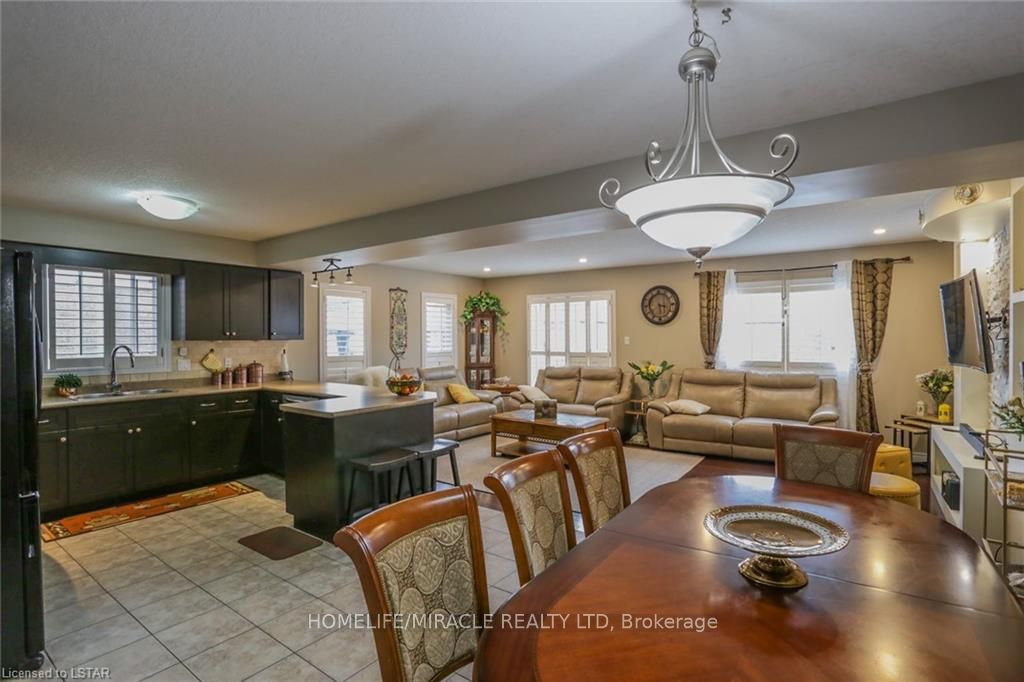 2879 Lemieux Walk Property Photo 3