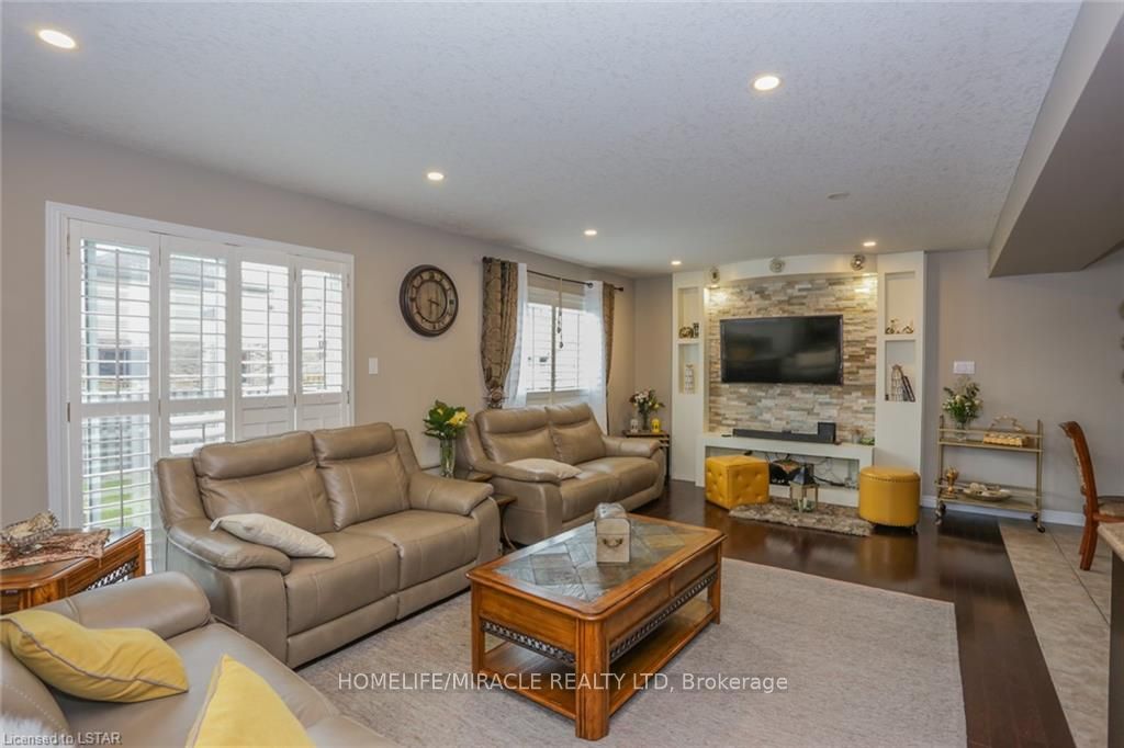 2879 Lemieux Walk Property Photo 5