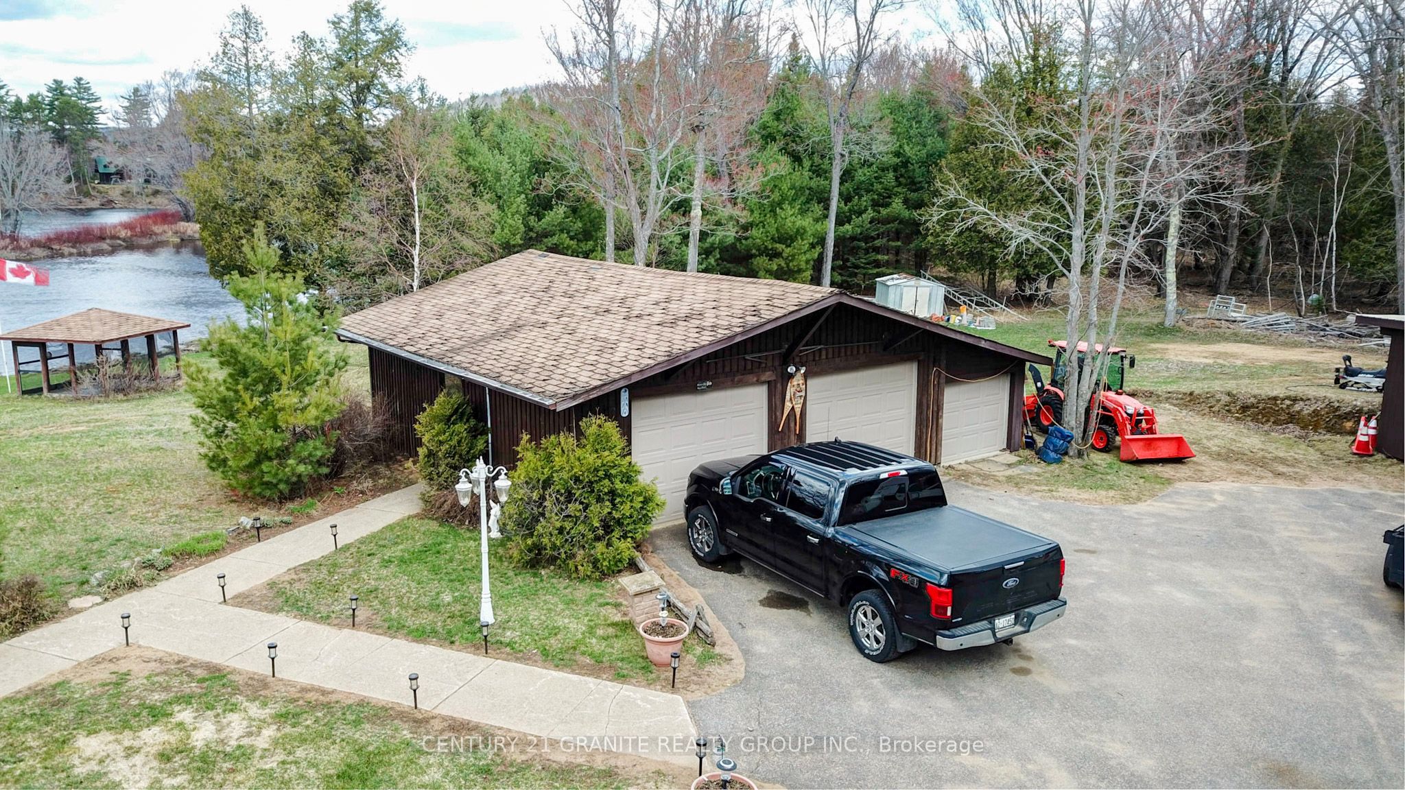 230 River Bend Drive Property Photo 8