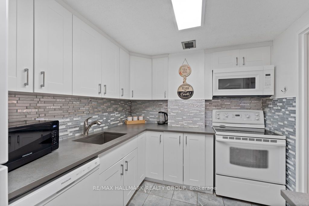 505 St Laurent Boulevard 350 Property Photo 18