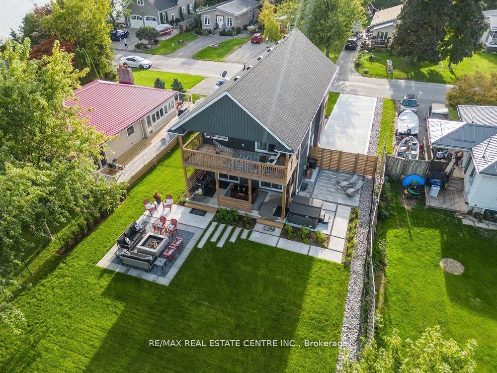 54 Lakeview Ave Property Photo 5