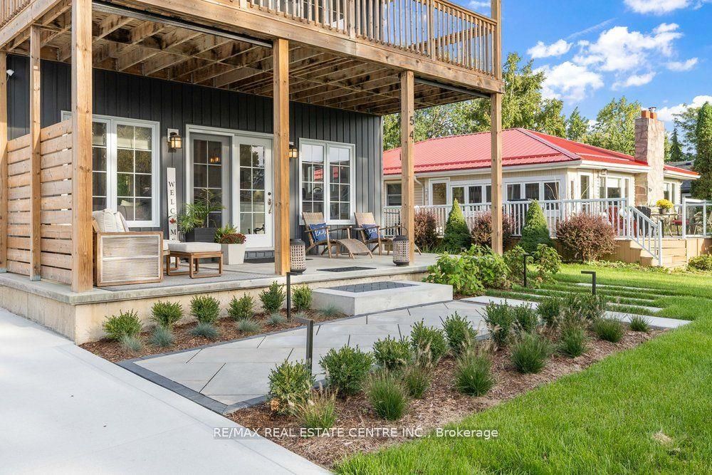 54 Lakeview Ave Property Photo 8