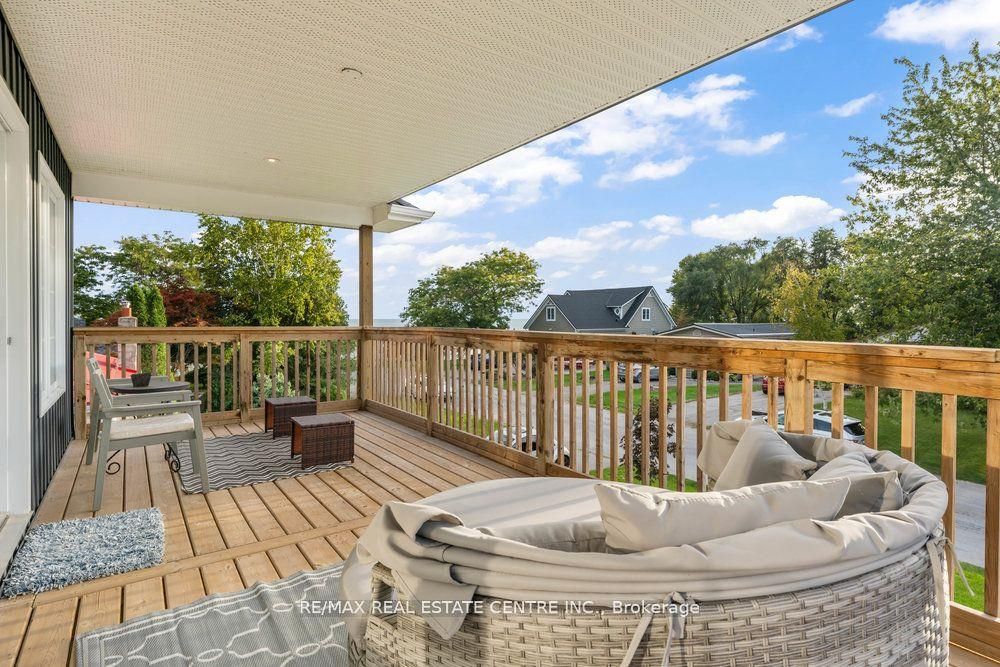 54 Lakeview Ave Property Photo 9