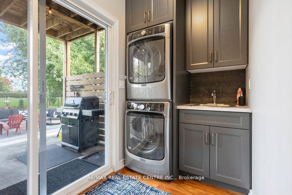 54 Lakeview Ave Property Photo 22