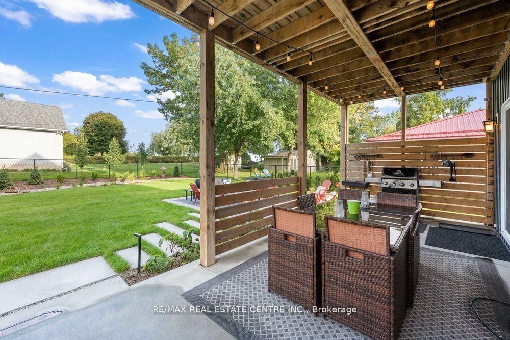 54 Lakeview Ave Property Photo 31