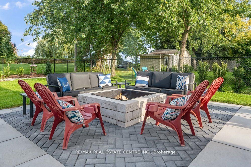 54 Lakeview Ave Property Photo 33