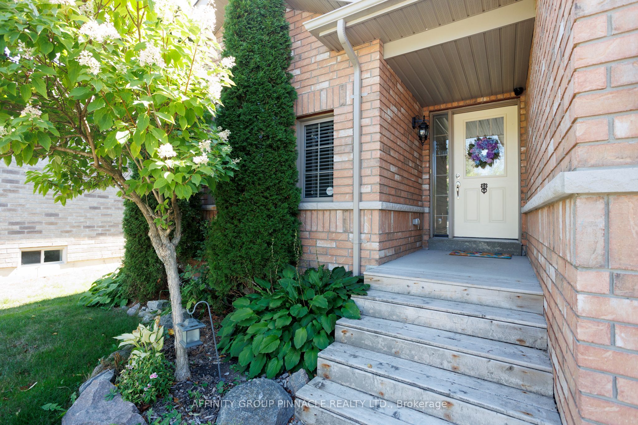 103 Cook St Property Photo 2