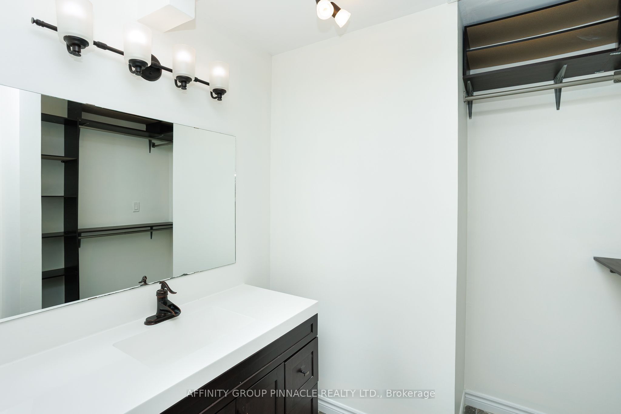 103 Cook St Property Photo 13