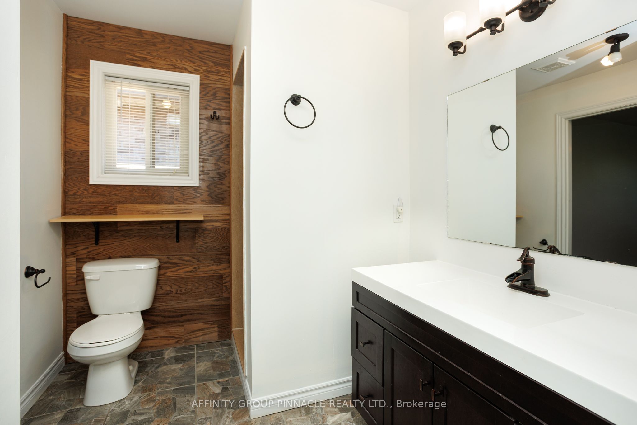 103 Cook St Property Photo 14