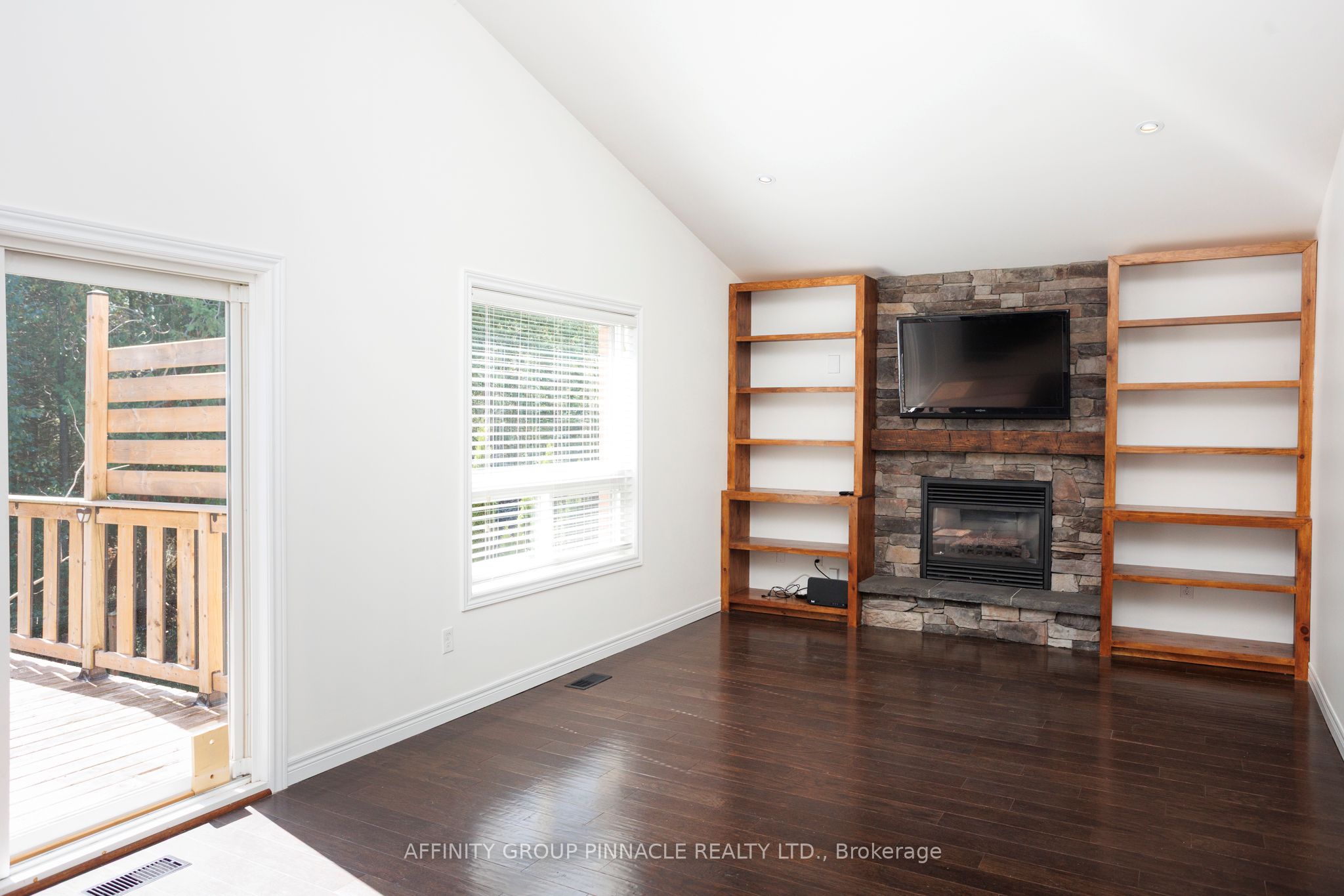 103 Cook St Property Photo 27