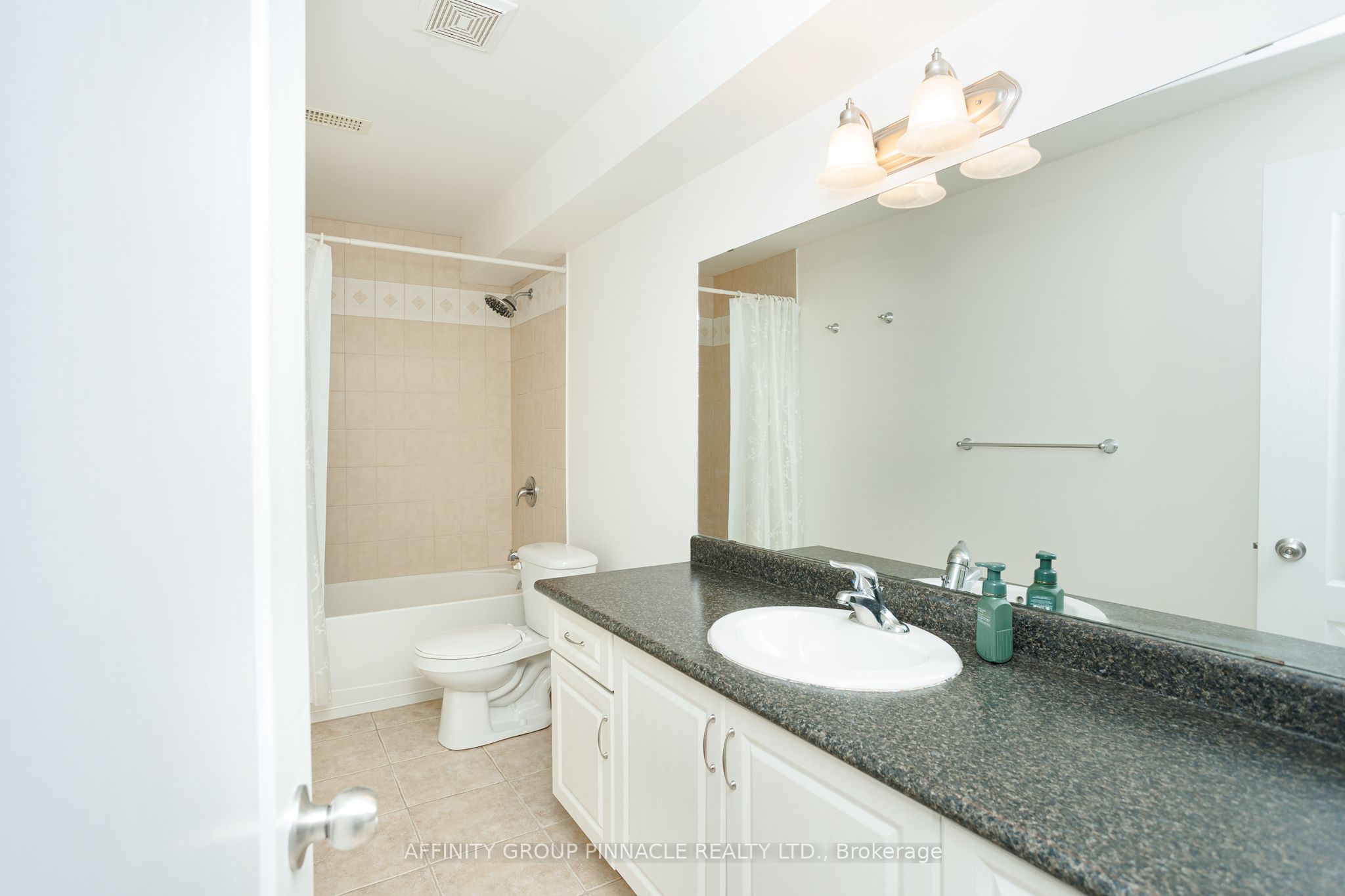 103 Cook St Property Photo 36