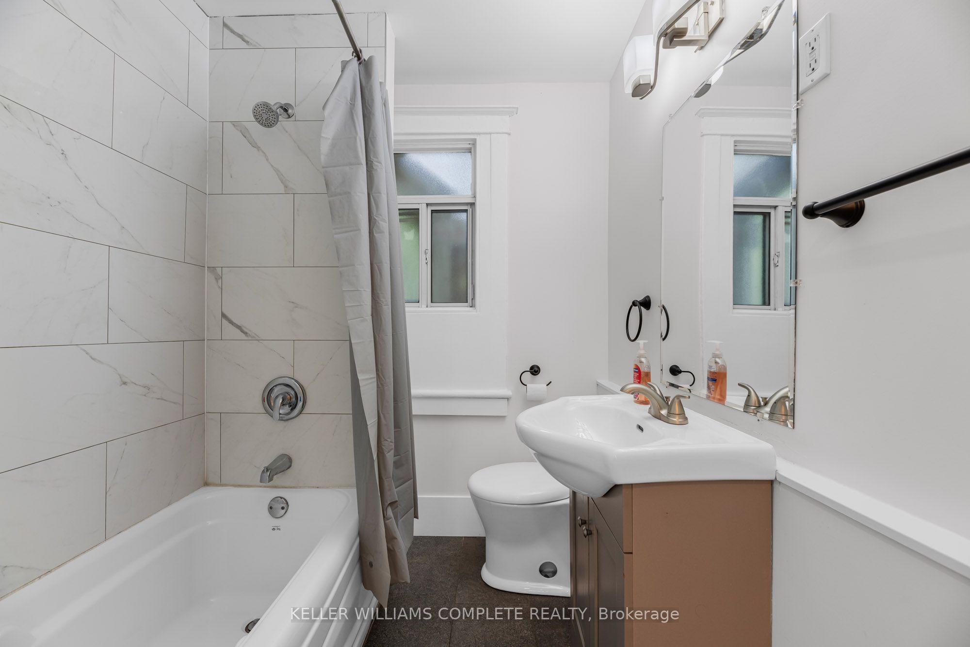 199 Balmoral Ave N Property Photo 5