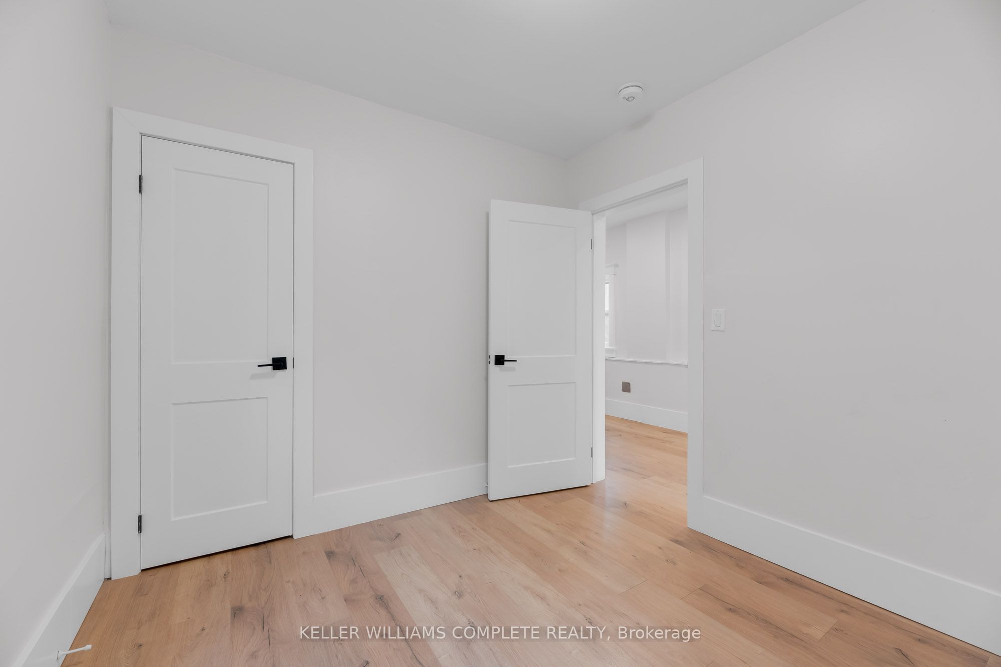 199 Balmoral Ave N Property Photo 13