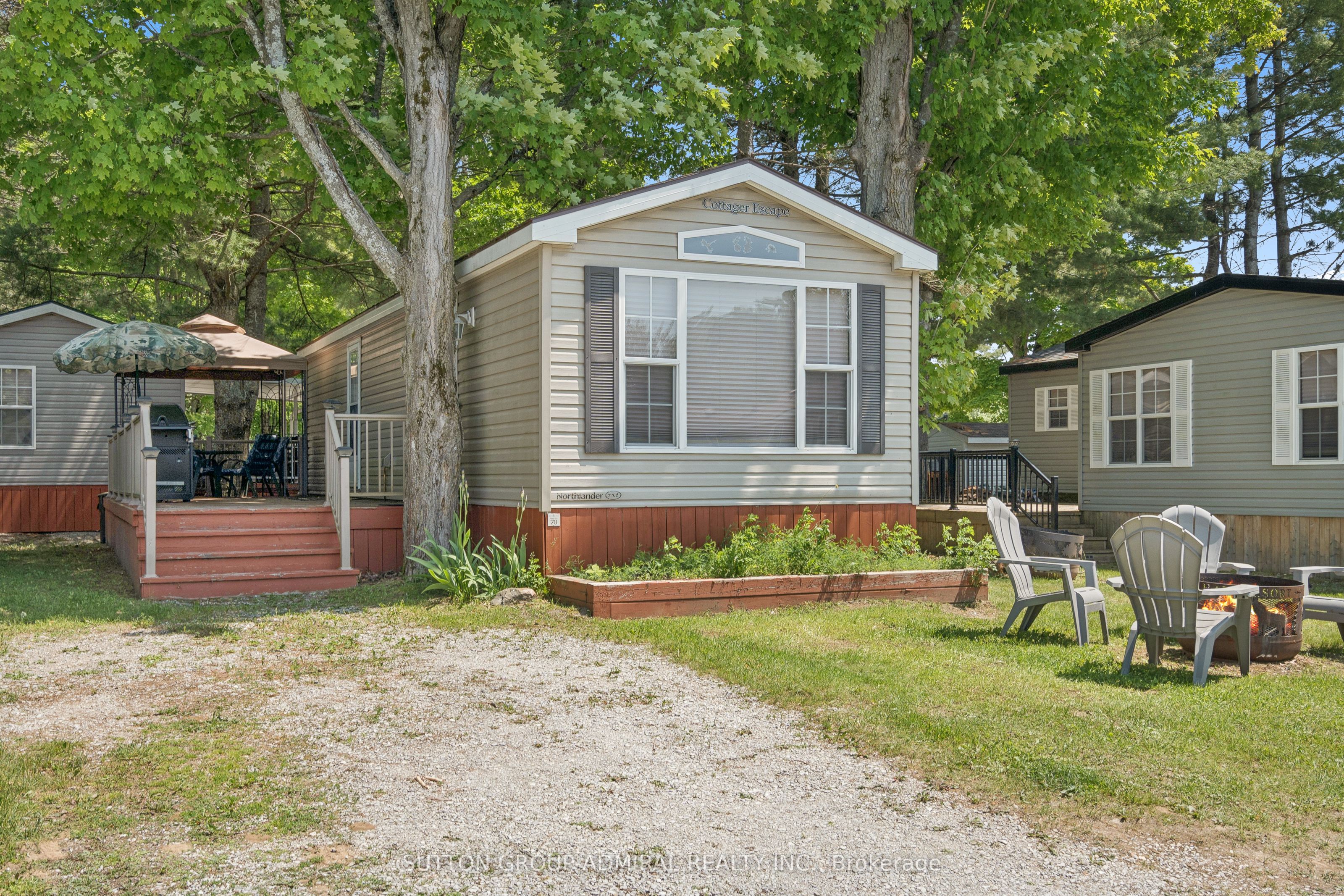 1082 Shamrock Marina Rd Property Photo 2