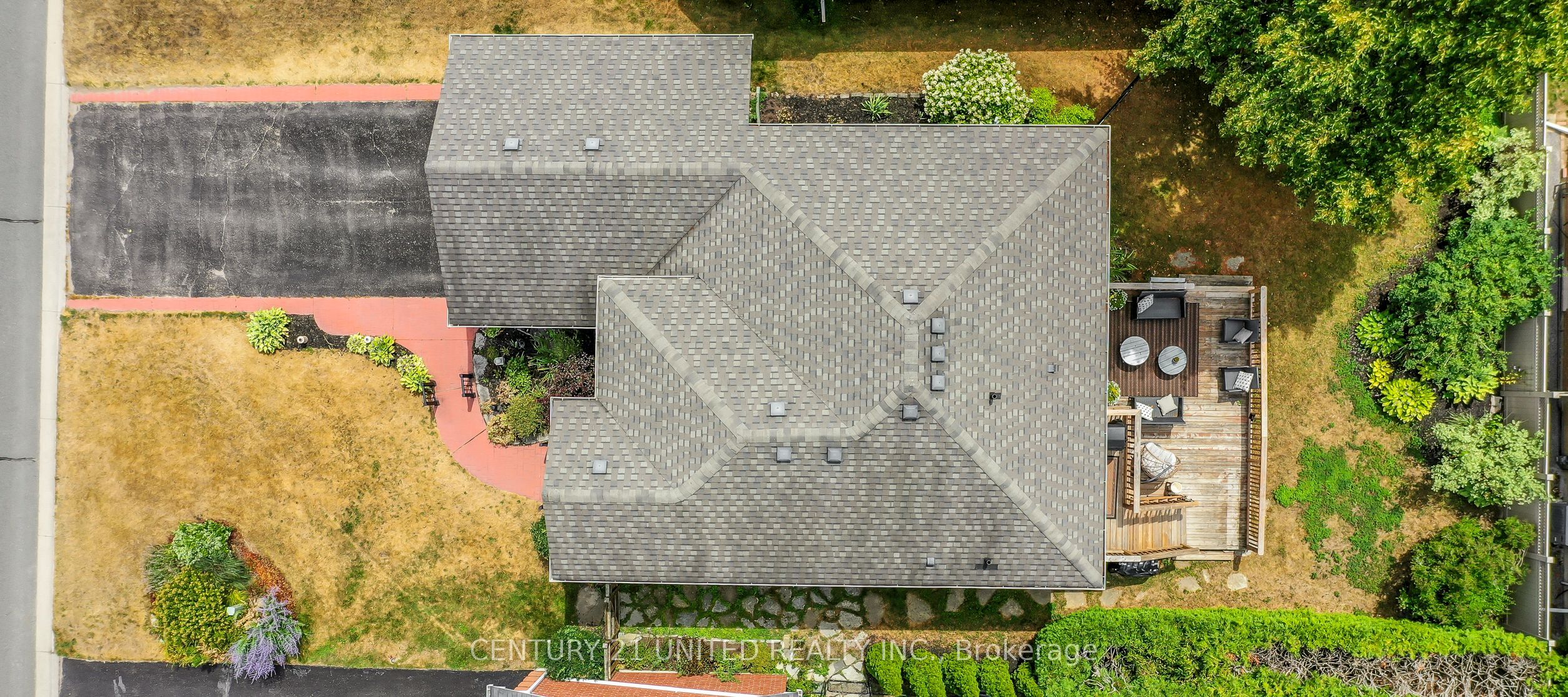 1455 Glenforest Crescent Property Photo 3