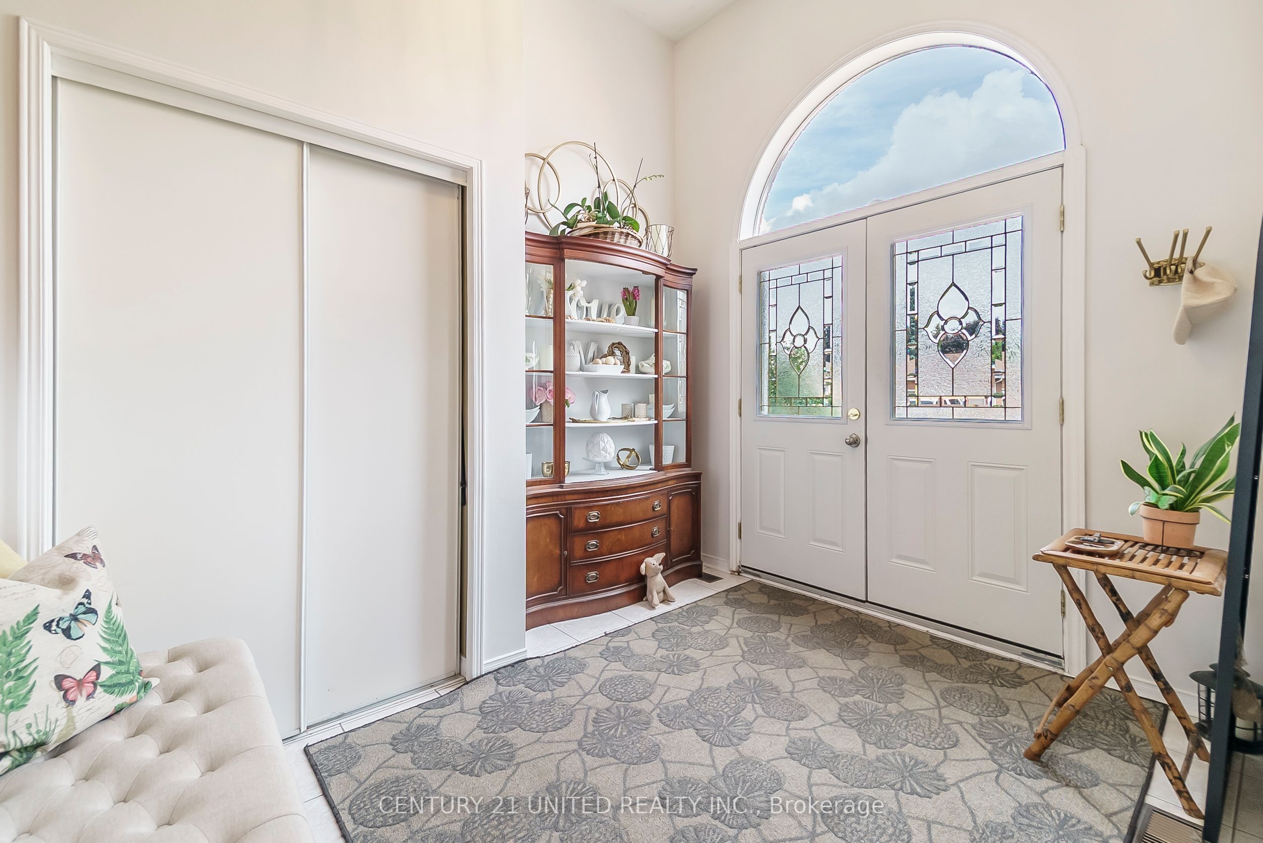 1455 Glenforest Crescent Property Photo 5