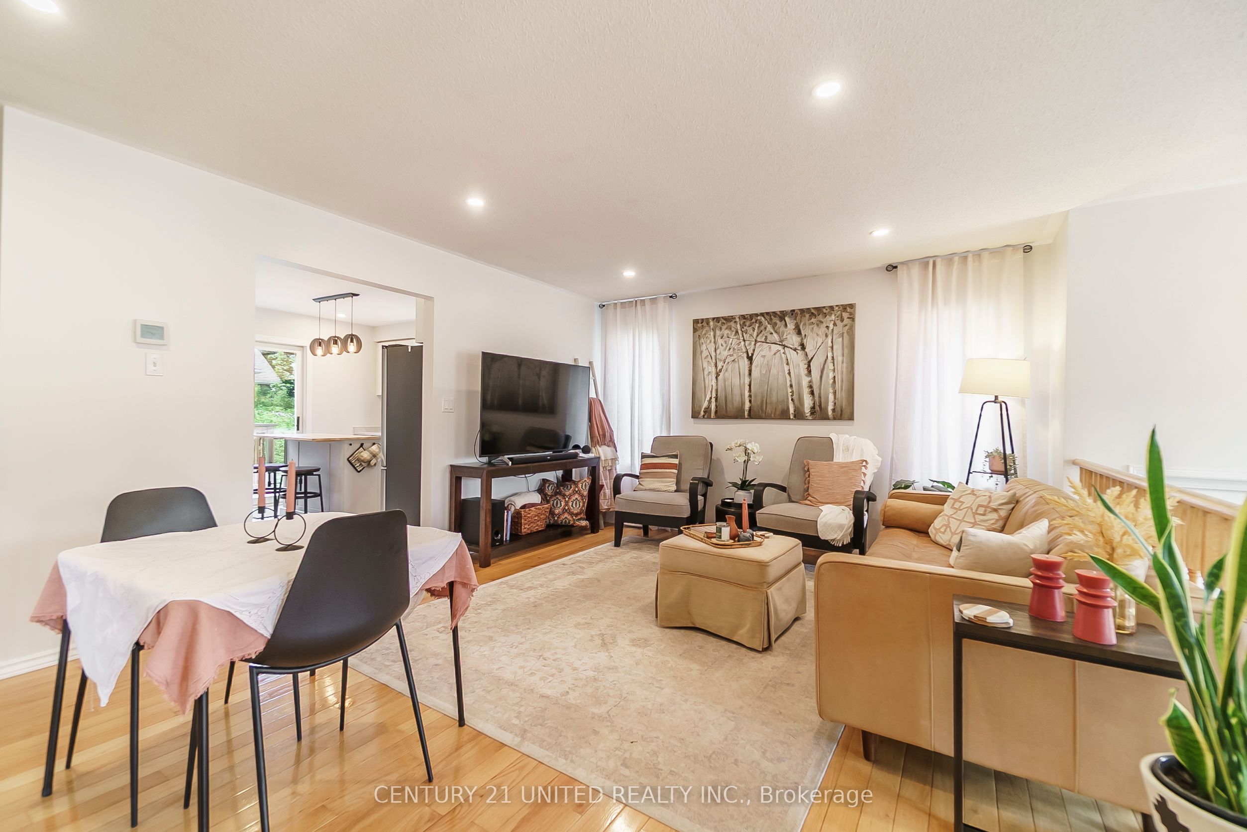 1455 Glenforest Crescent Property Photo 8