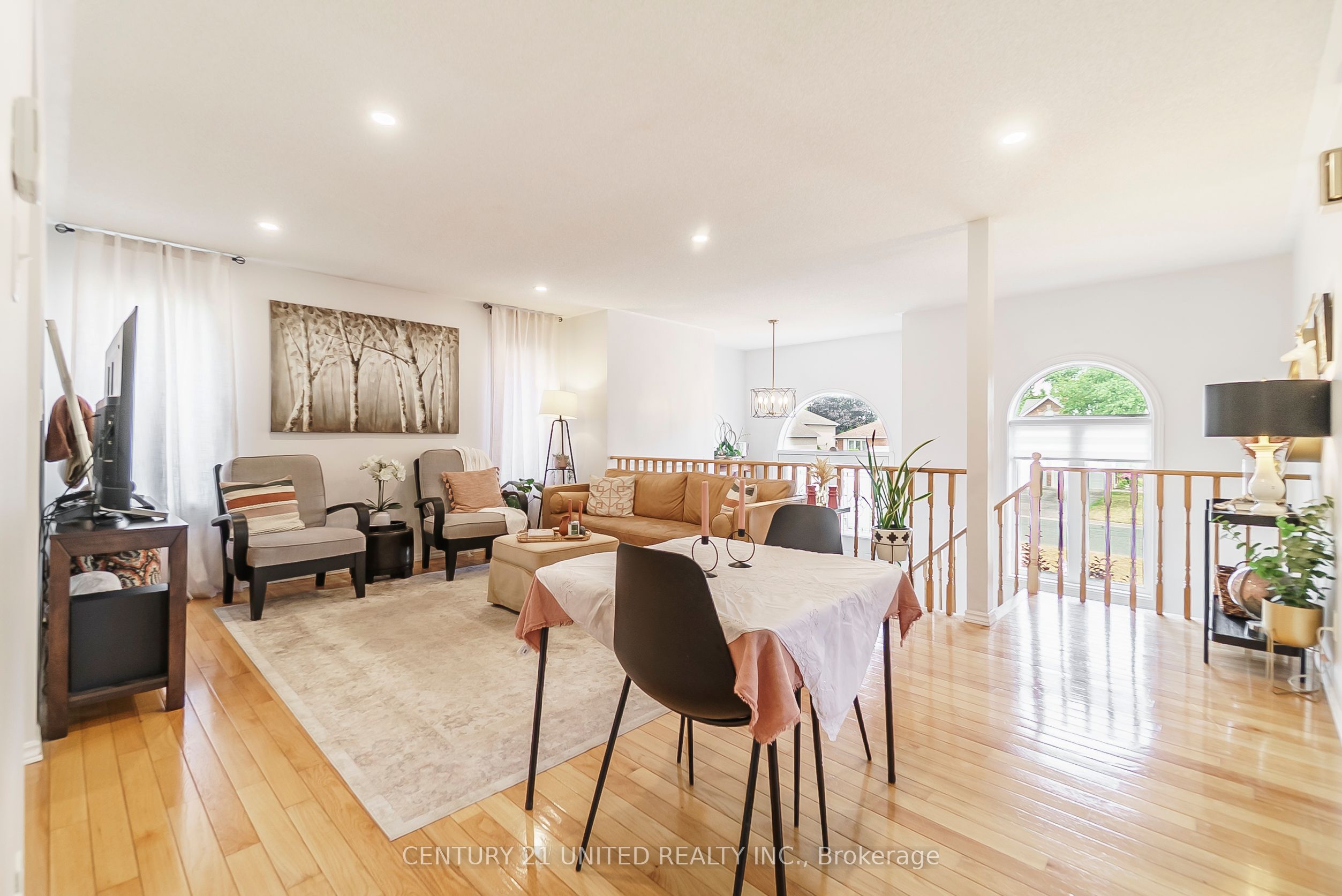 1455 Glenforest Crescent Property Photo 9