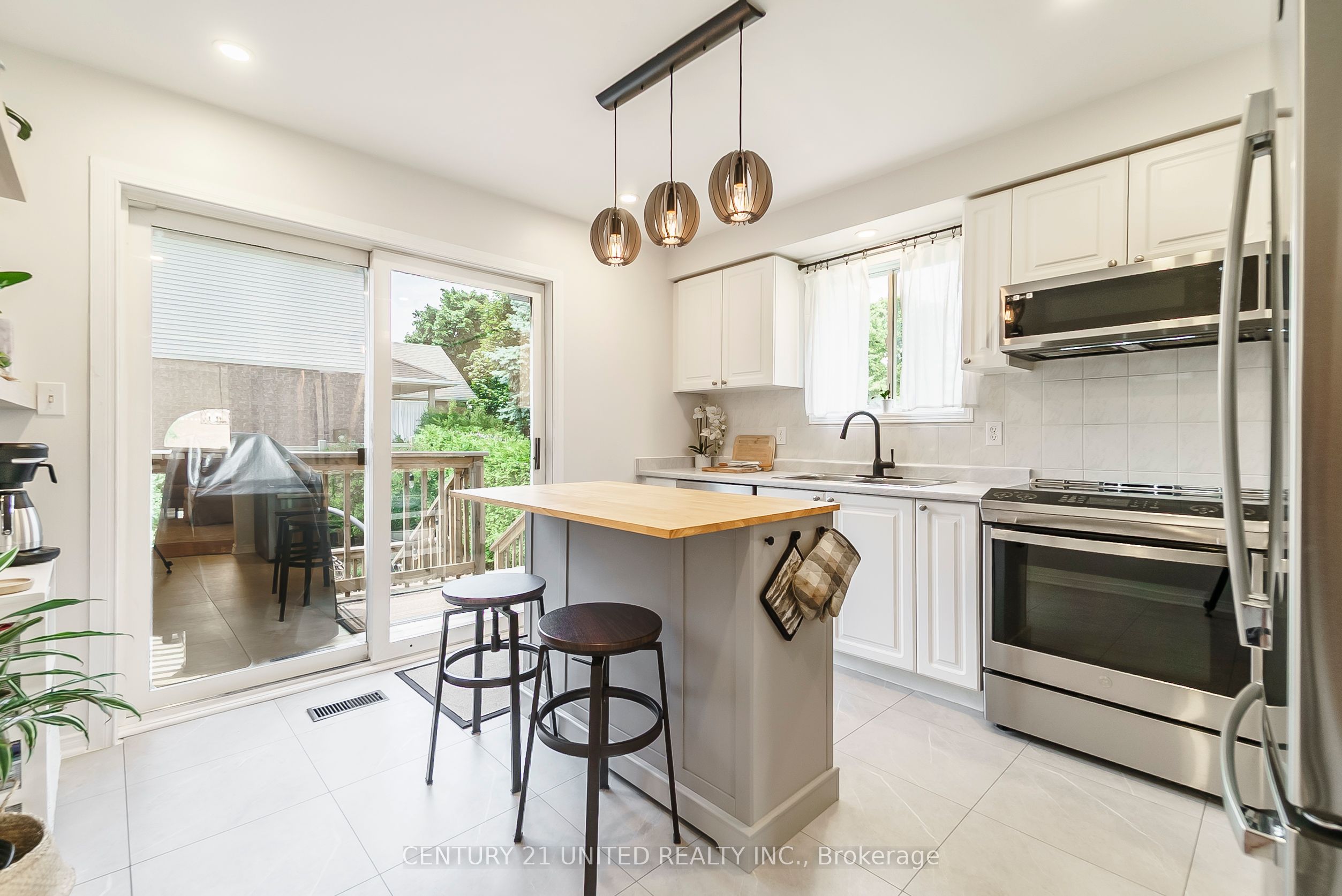 1455 Glenforest Crescent Property Photo 15