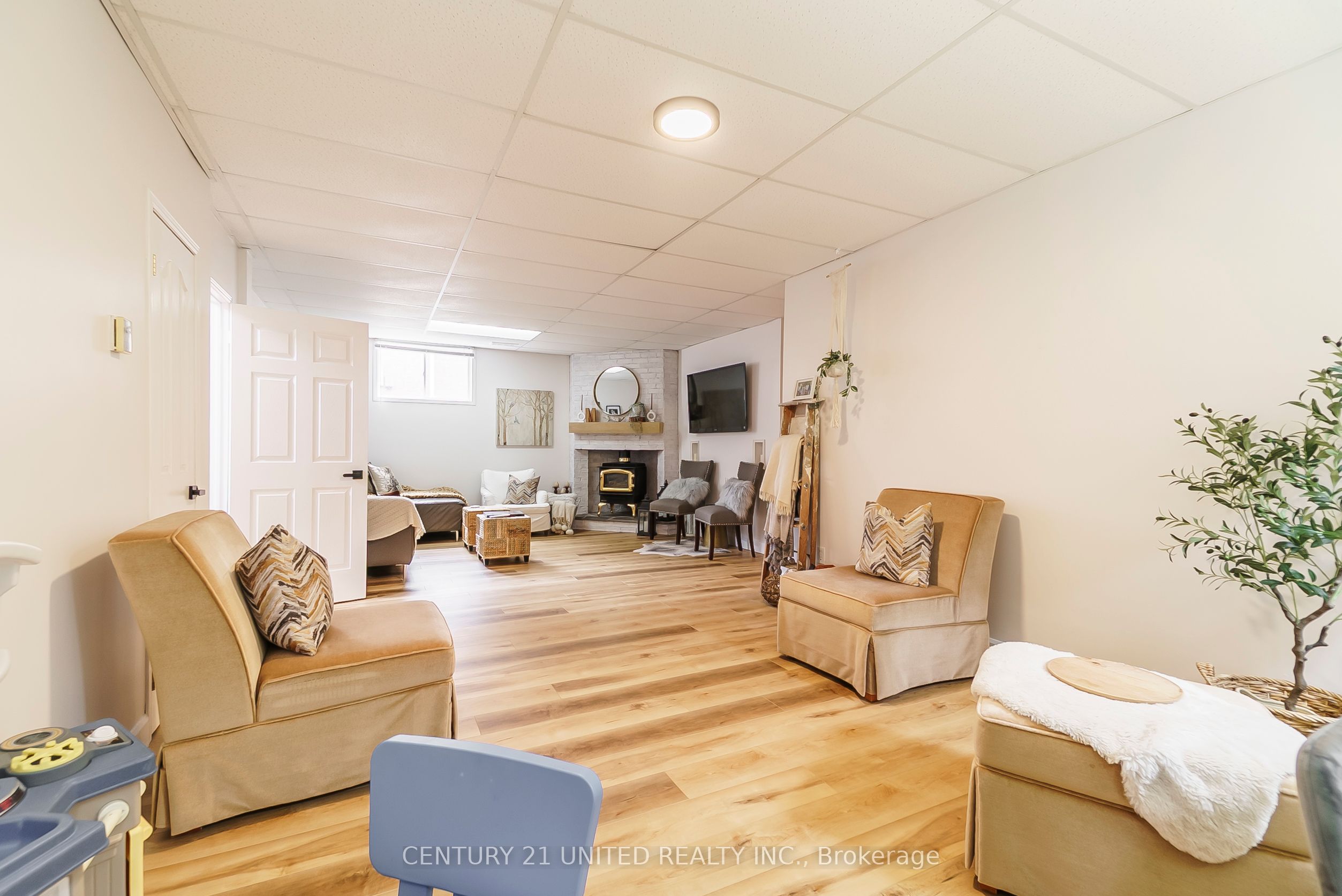 1455 Glenforest Crescent Property Photo 27