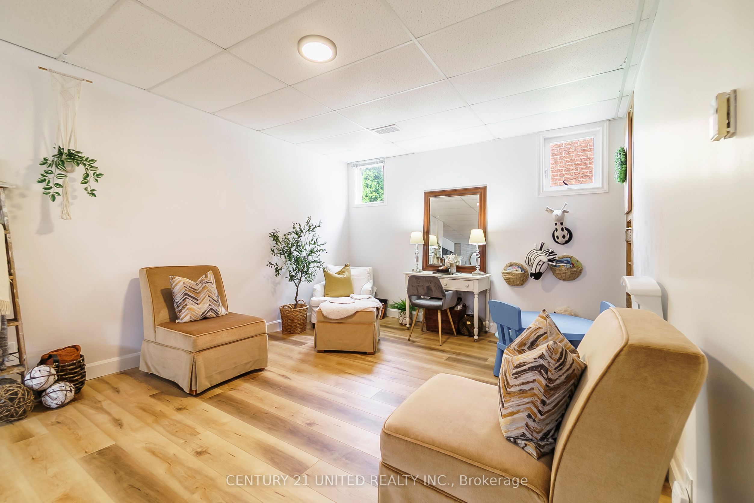 1455 Glenforest Crescent Property Photo 32