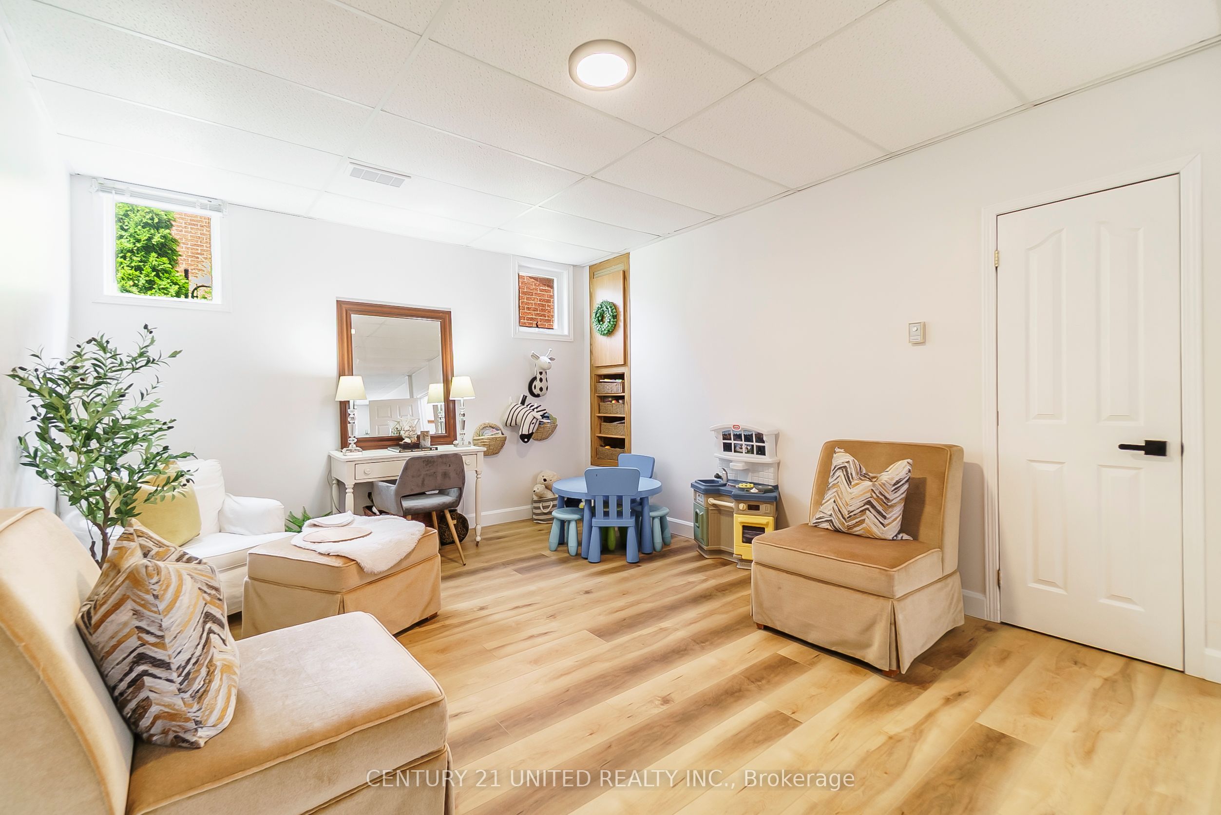 1455 Glenforest Crescent Property Photo 33