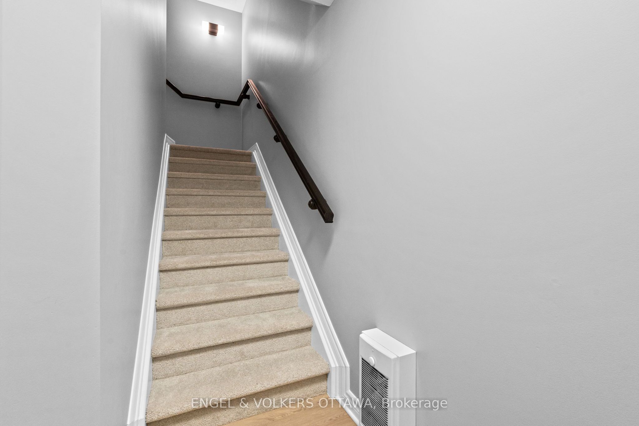 261 Titanium Priv Property Photo 4