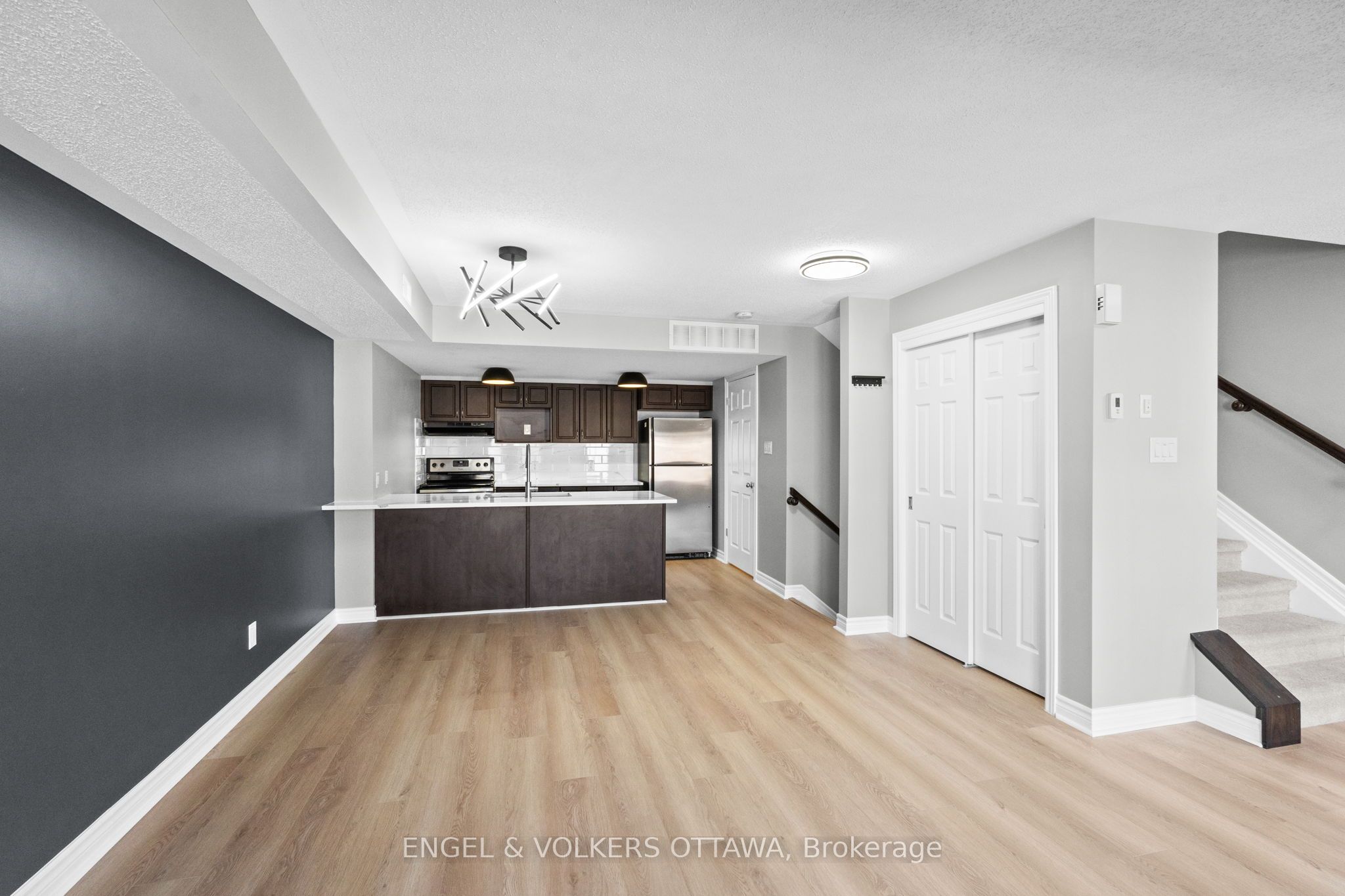 261 Titanium Priv Property Photo 13