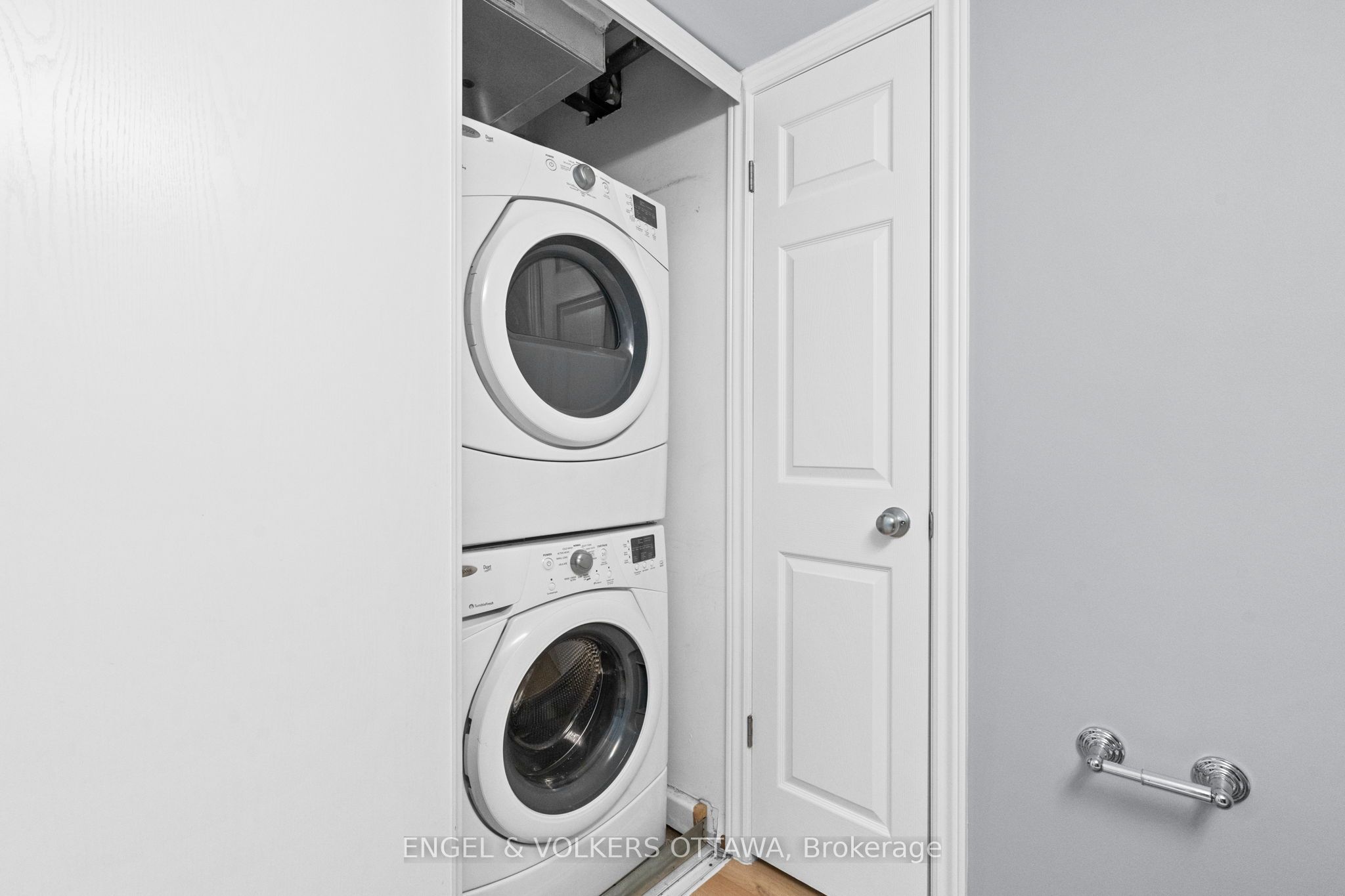 261 Titanium Priv Property Photo 18