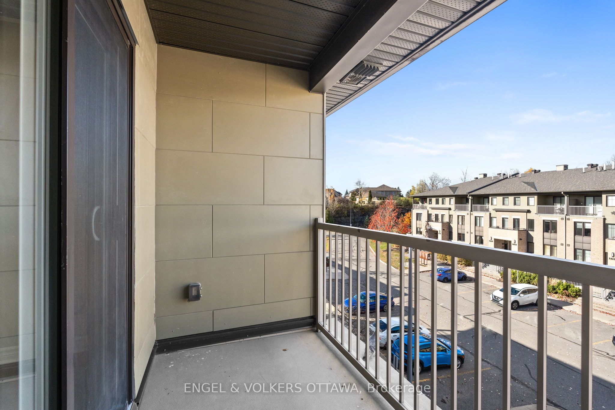 261 Titanium Priv Property Photo 25